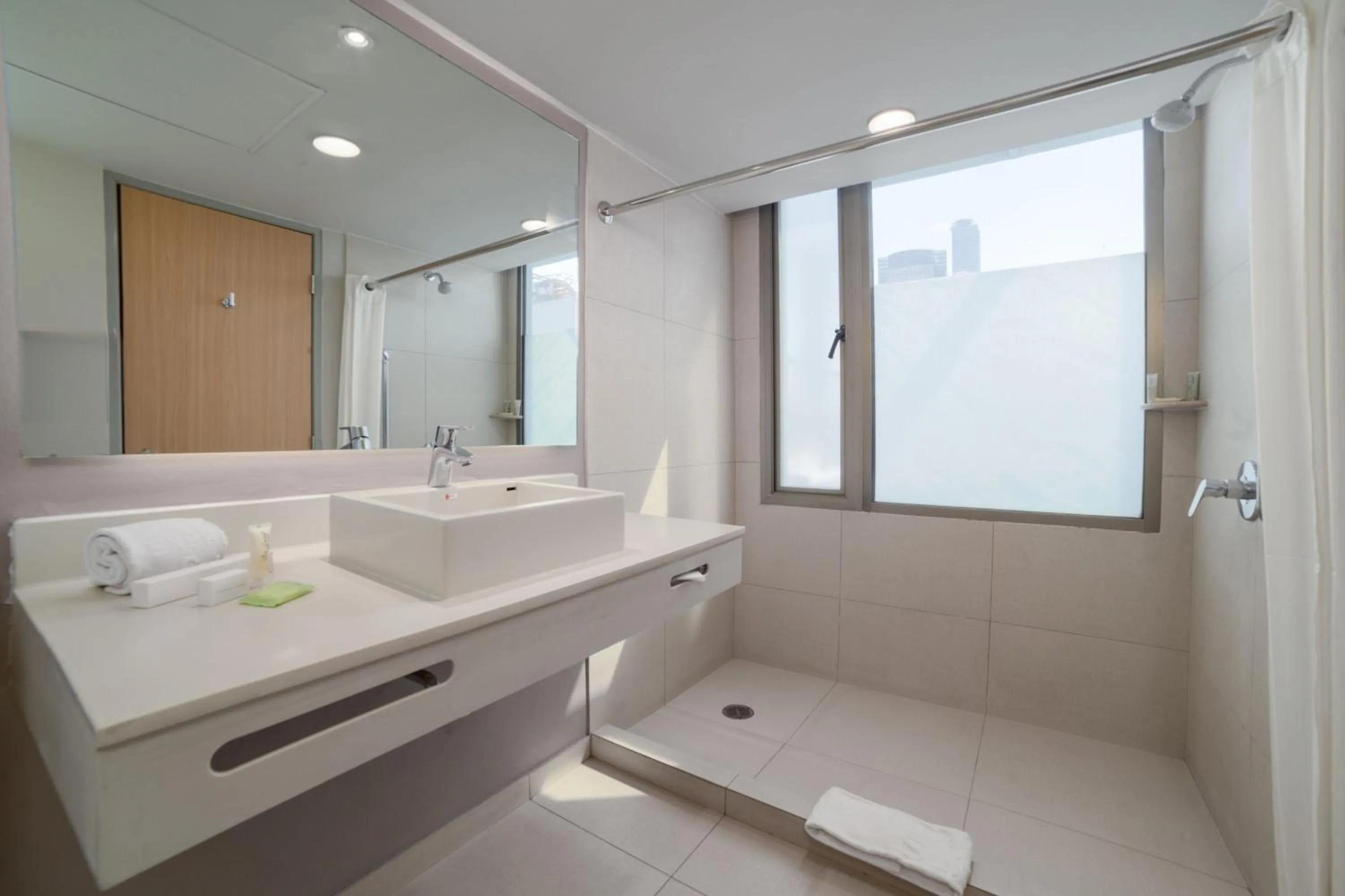 Bathroom in City Express Suites by Marriott Ciudad de México Anzures