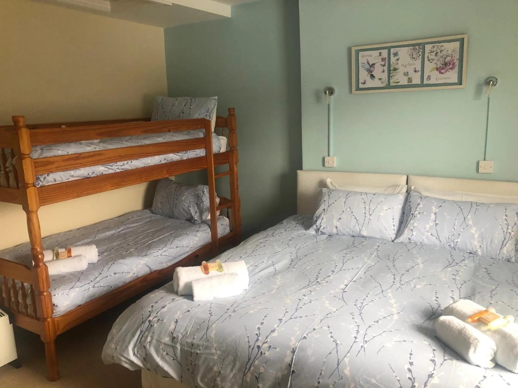 Bedroom in Wayfarer Inn