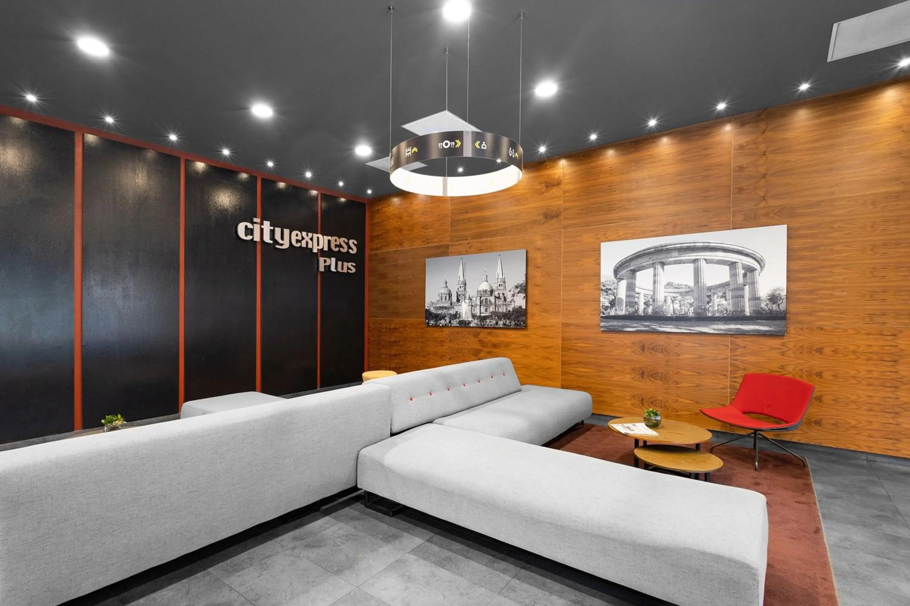 Lobby or reception in City Express Plus by Marriott Guadalajara Expo