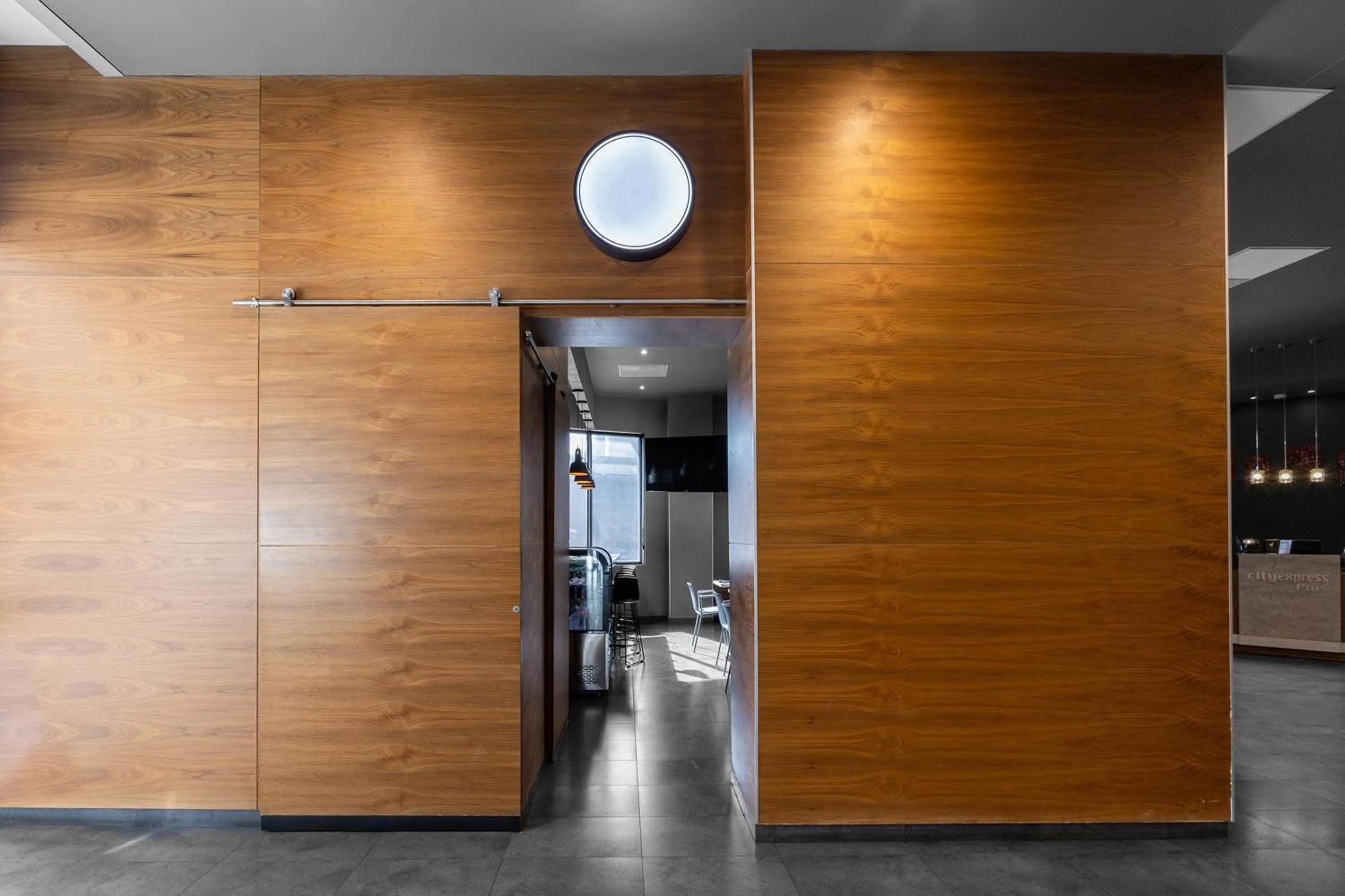 Restaurant/places to eat in City Express Plus by Marriott Guadalajara Expo