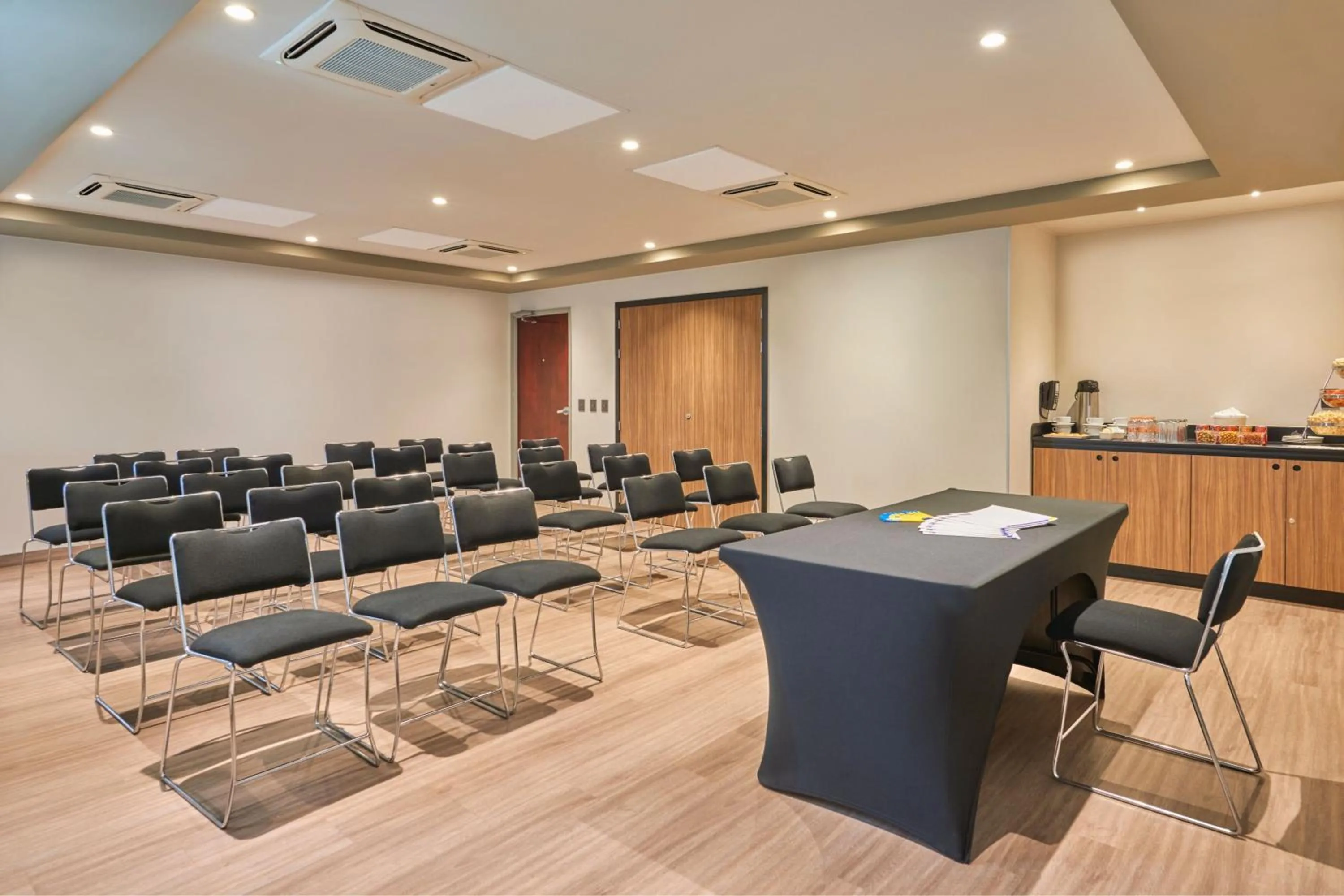 Meeting/conference room in City Express by Marriott Hermosillo