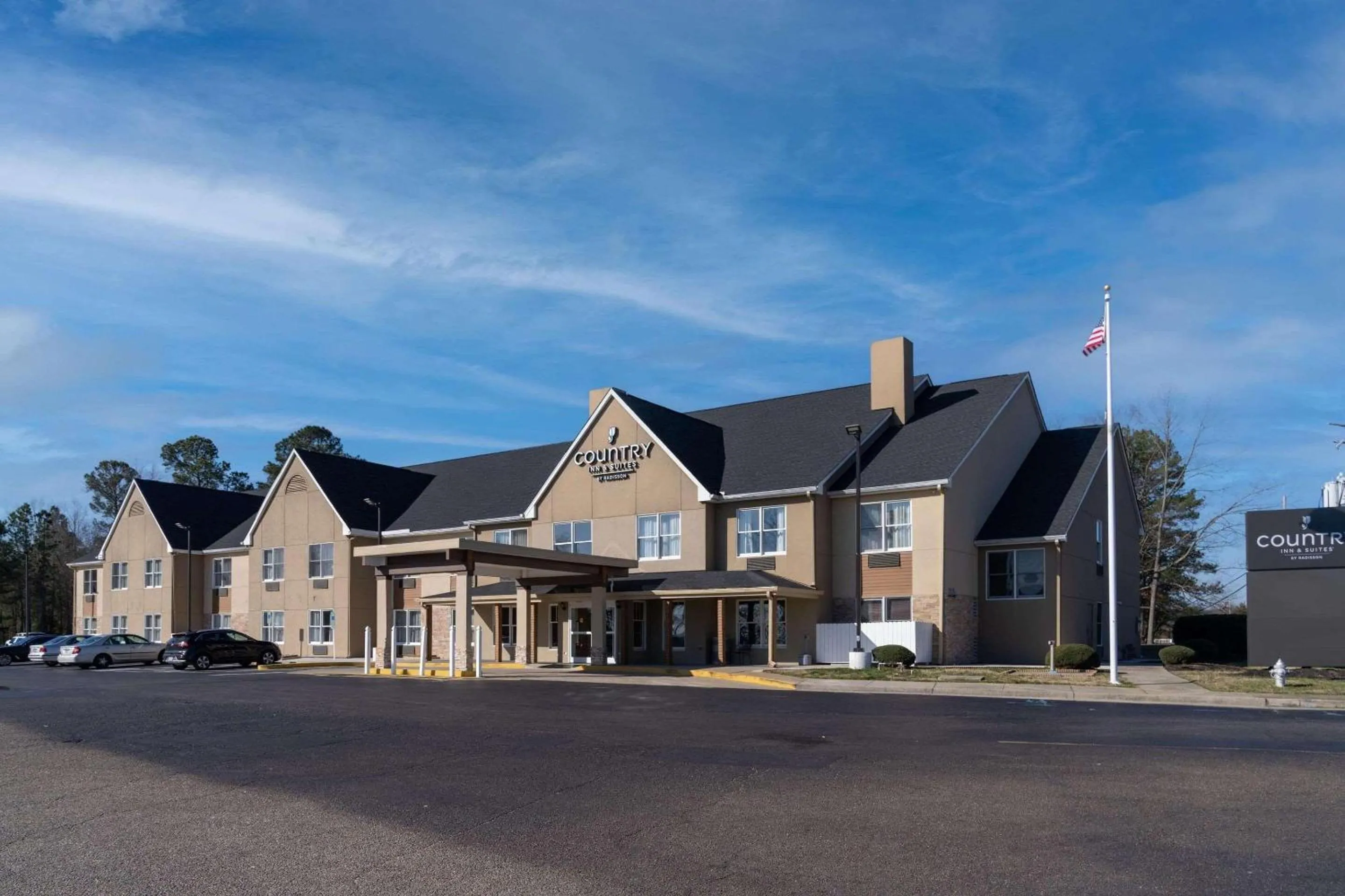 Property building in Country Inn & Suites by Radisson, Richmond I-95 South, VA