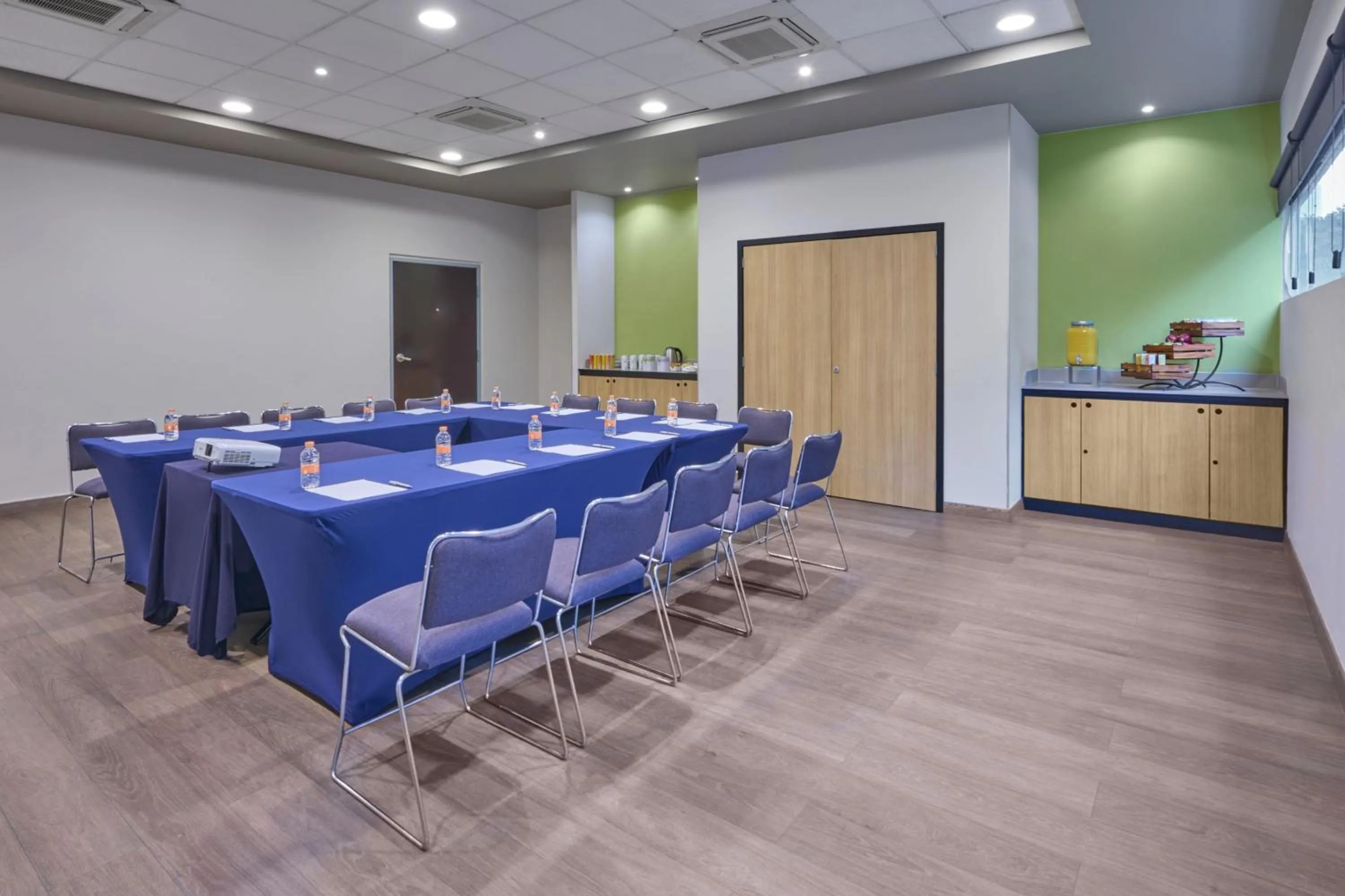 Meeting/conference room in City Express Plus by Marriott Ciudad de México Insurgentes Sur