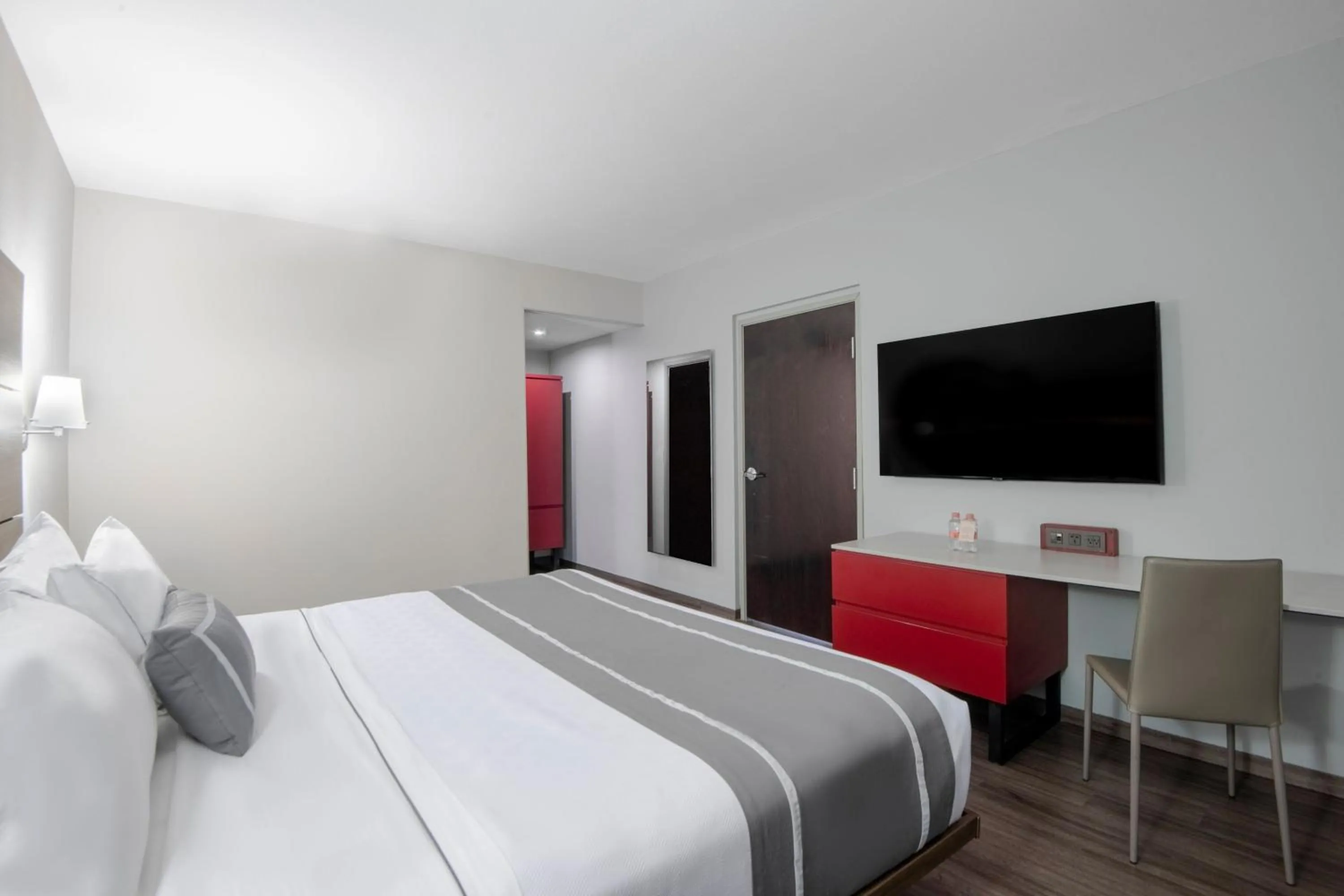 Bedroom, Bed in City Express Plus by Marriott Ciudad de México Insurgentes Sur
