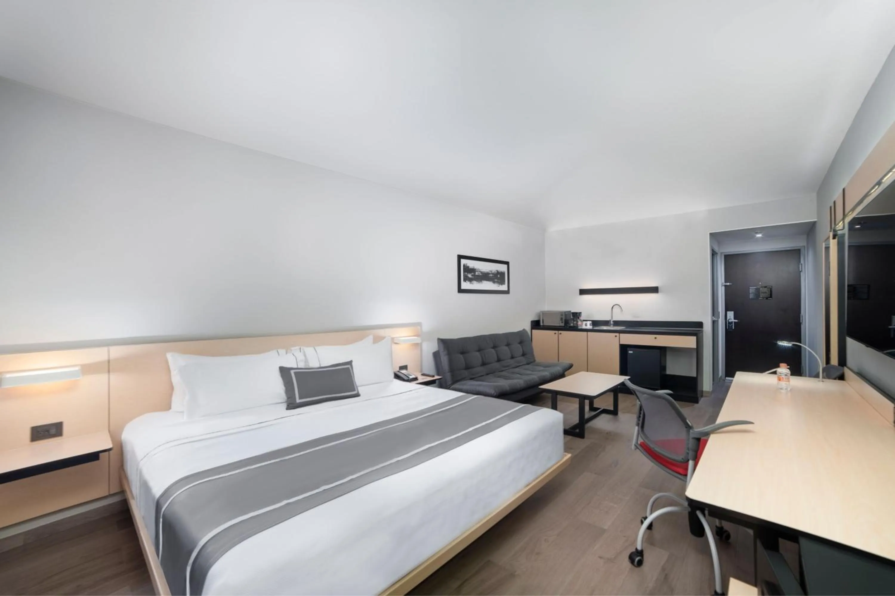 Bedroom, Bed in City Express Plus by Marriott Ciudad de México Insurgentes Sur