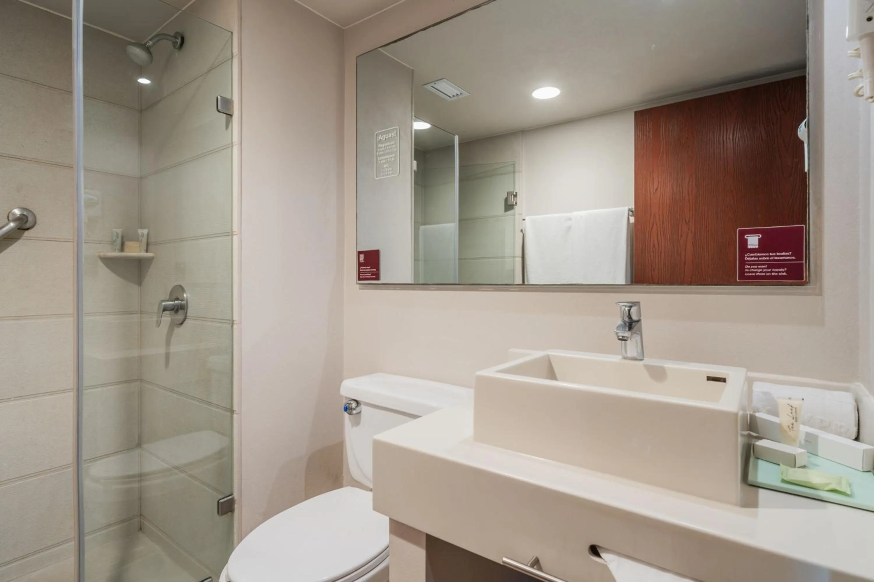 Bathroom in City Express Suites by Marriott Queretaro