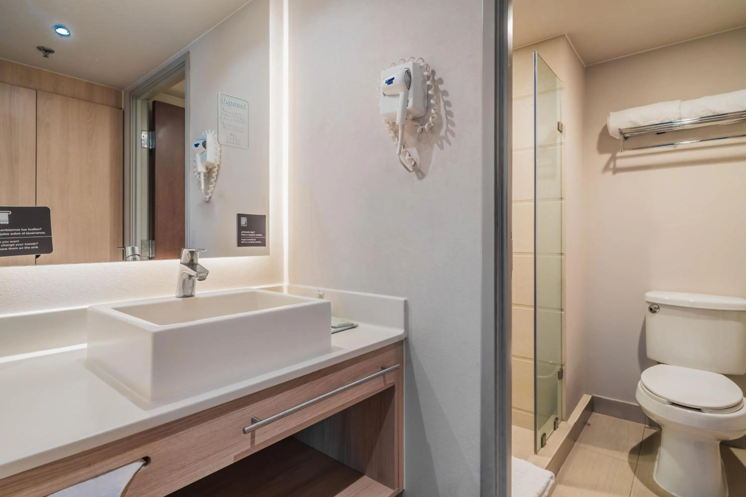 Bathroom in City Express Suites by Marriott Queretaro