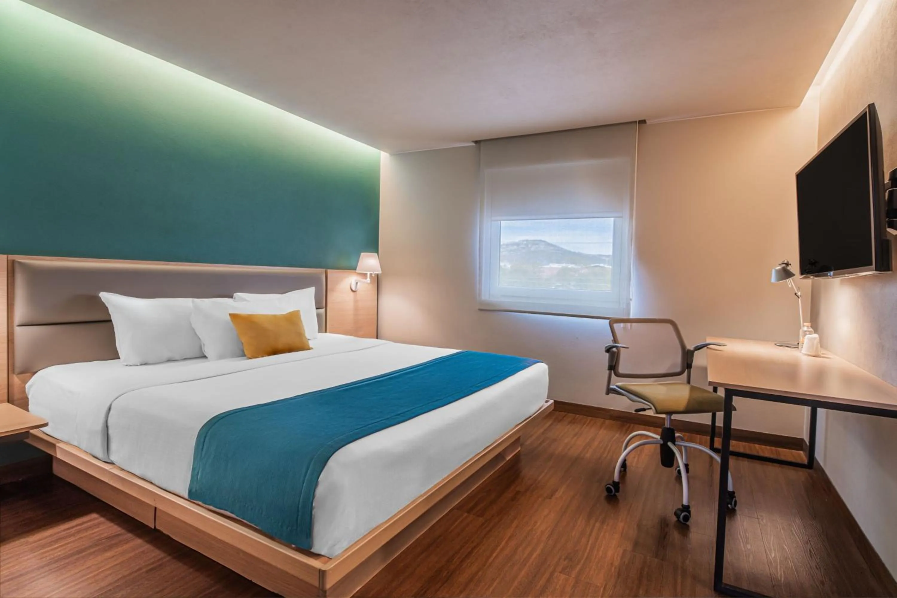 Bedroom, Bed in City Express Suites by Marriott Queretaro