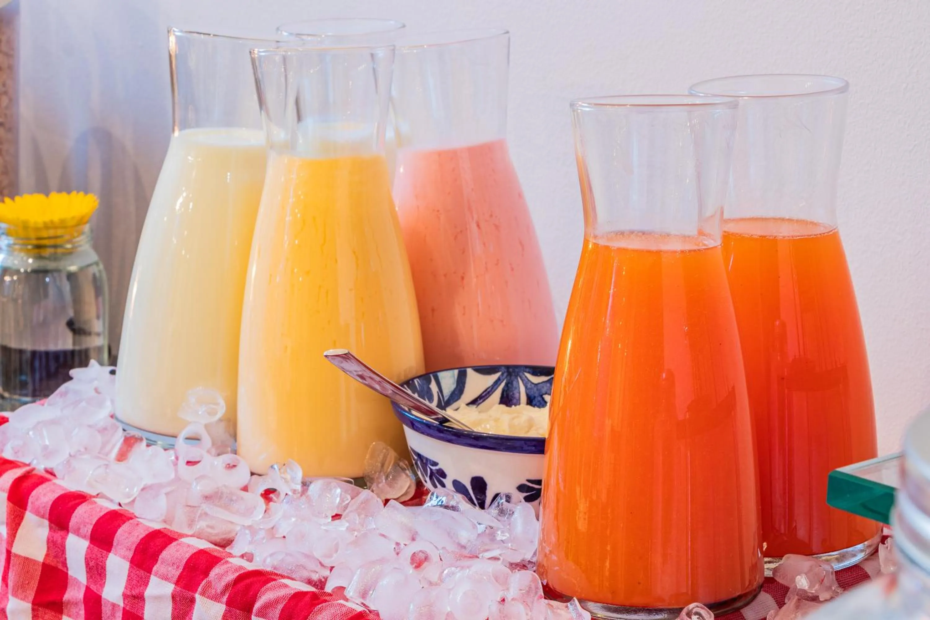 Food and drinks in GHL Collection 93