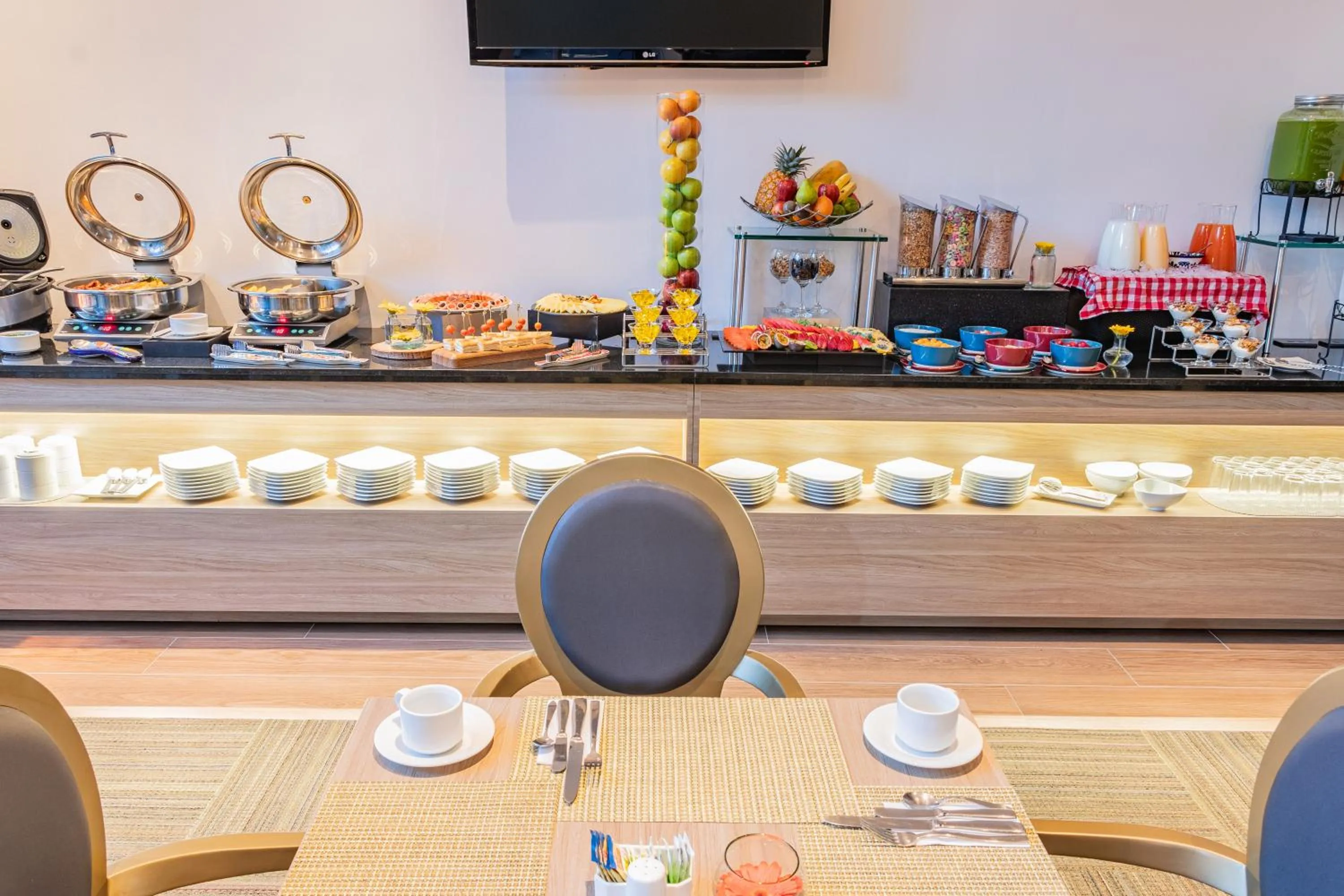 Restaurant/places to eat in GHL Collection 93