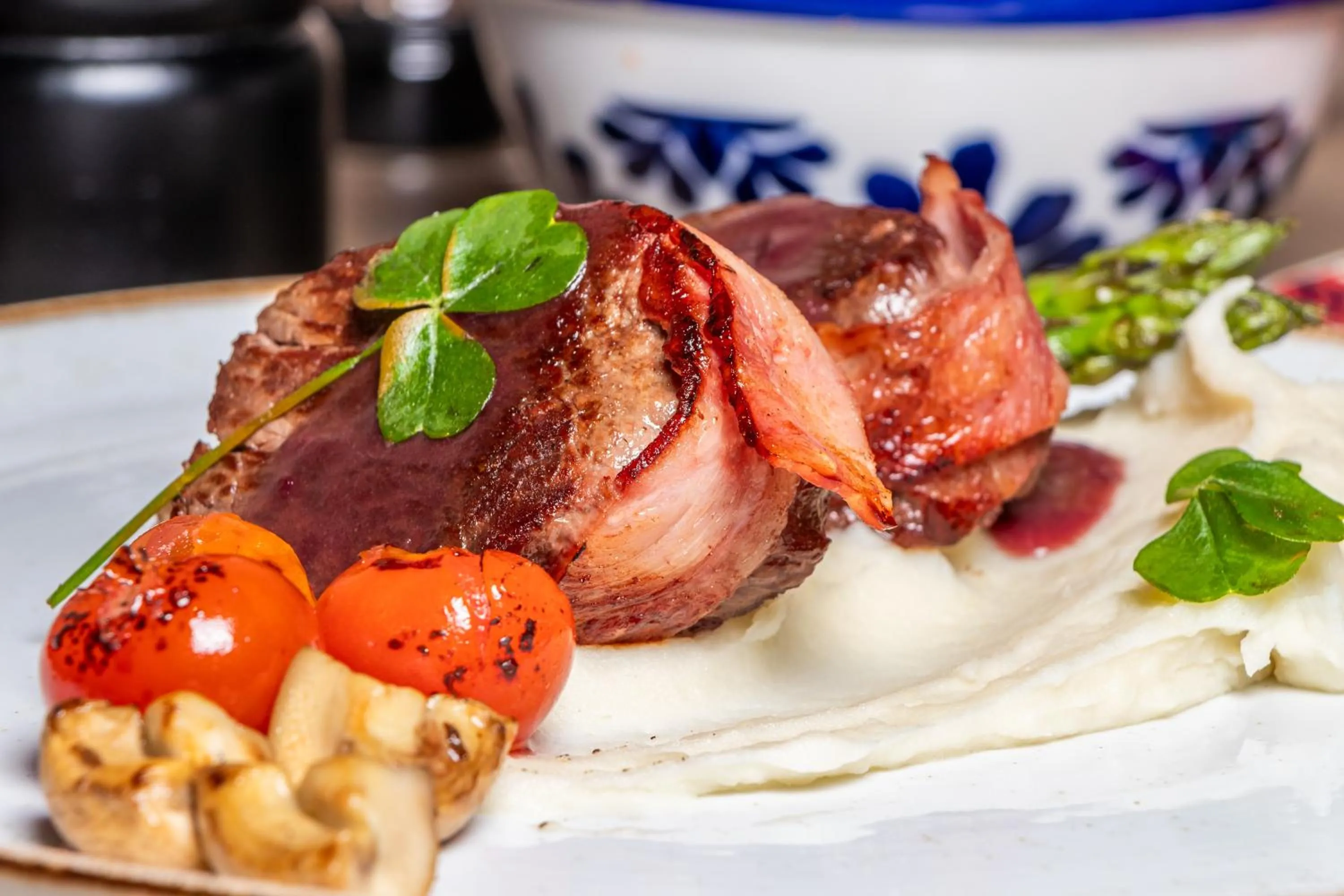 Lunch in GHL Collection 93