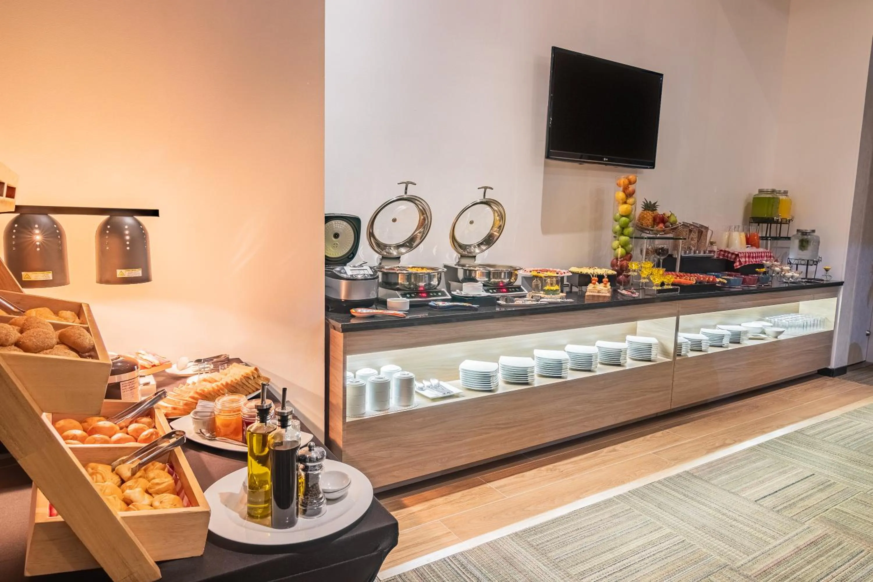 TV and multimedia in GHL Collection 93