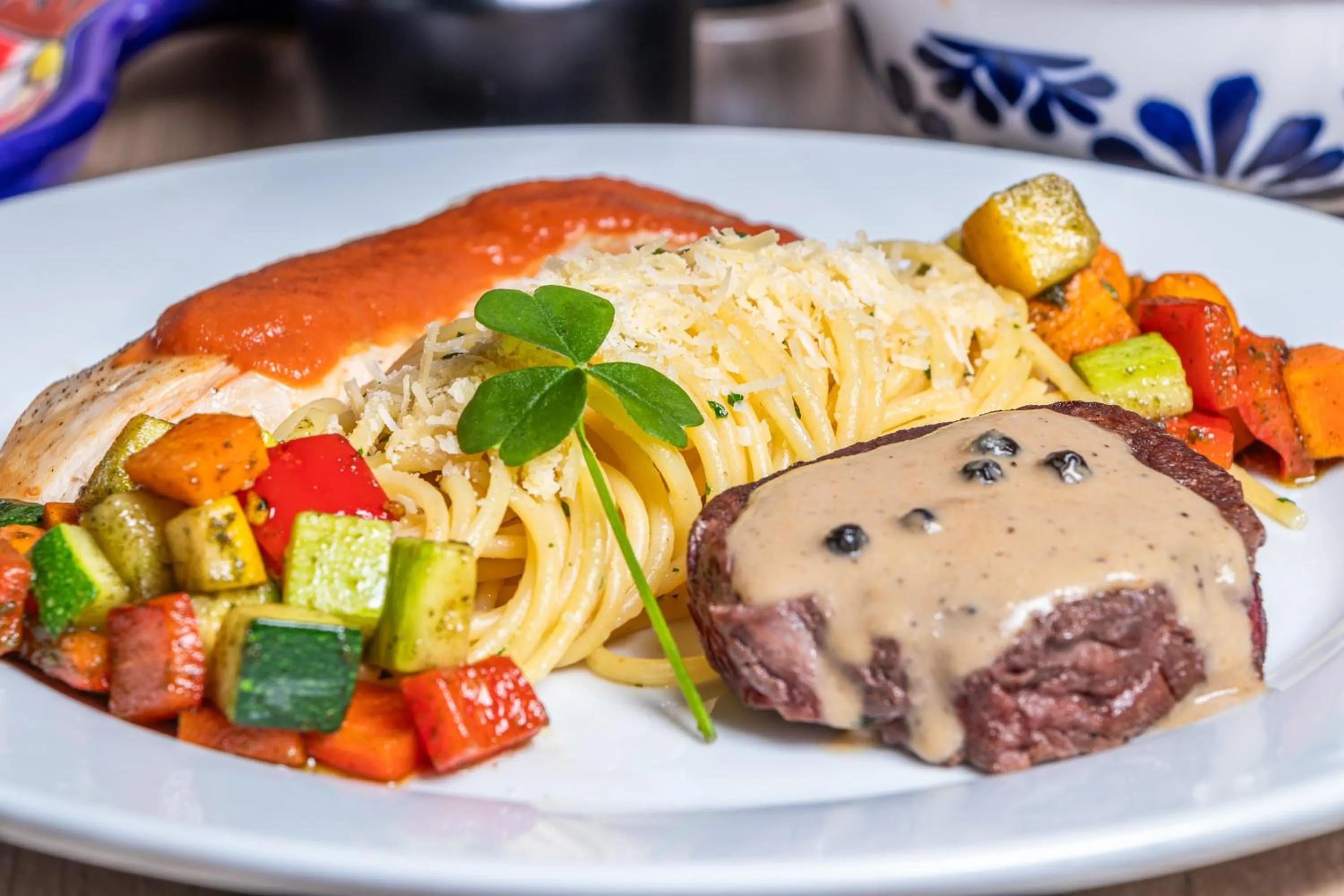 Lunch in GHL Collection 93