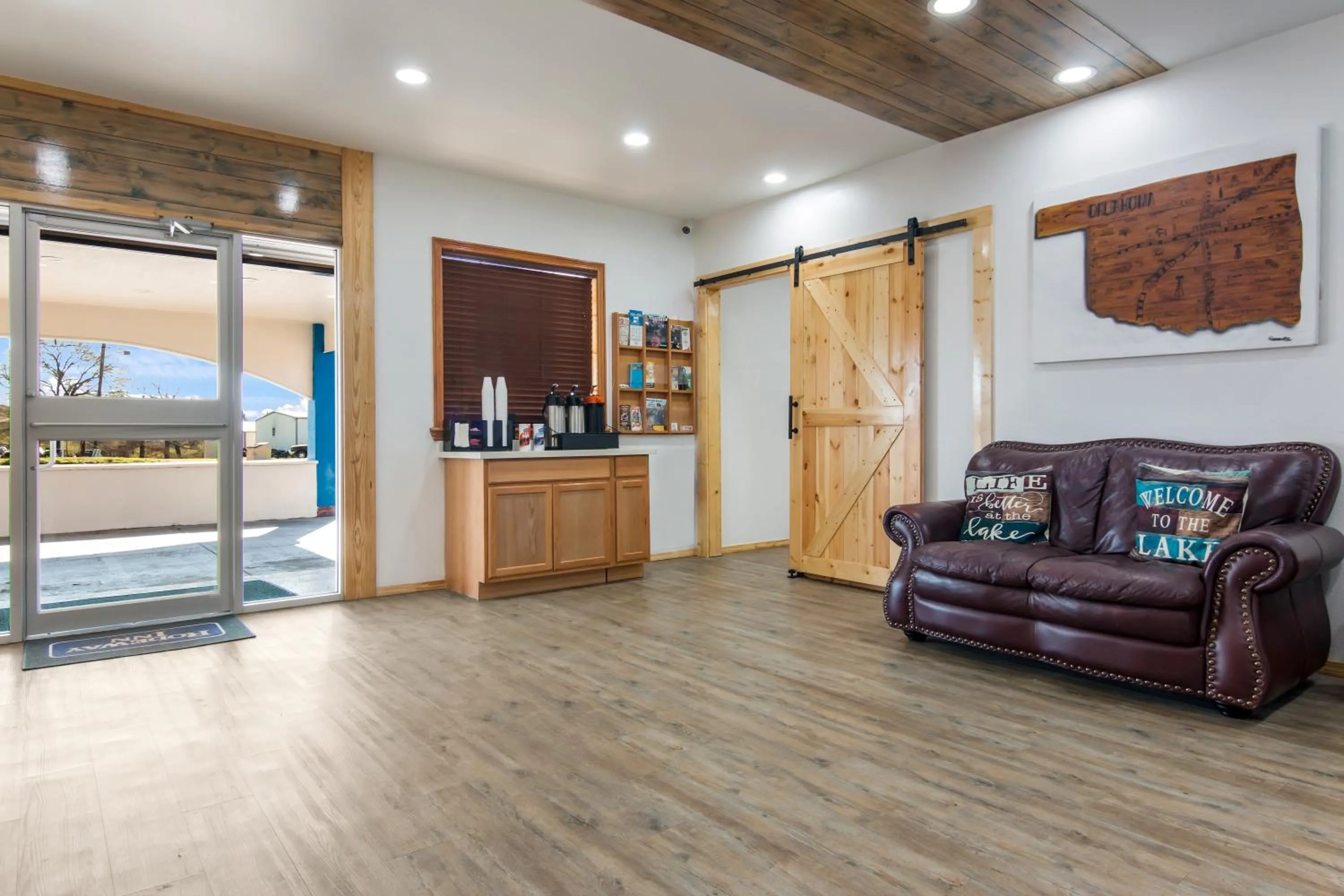 Coffee/tea facilities in Rodeway Inn Broken Bow-Hochatown