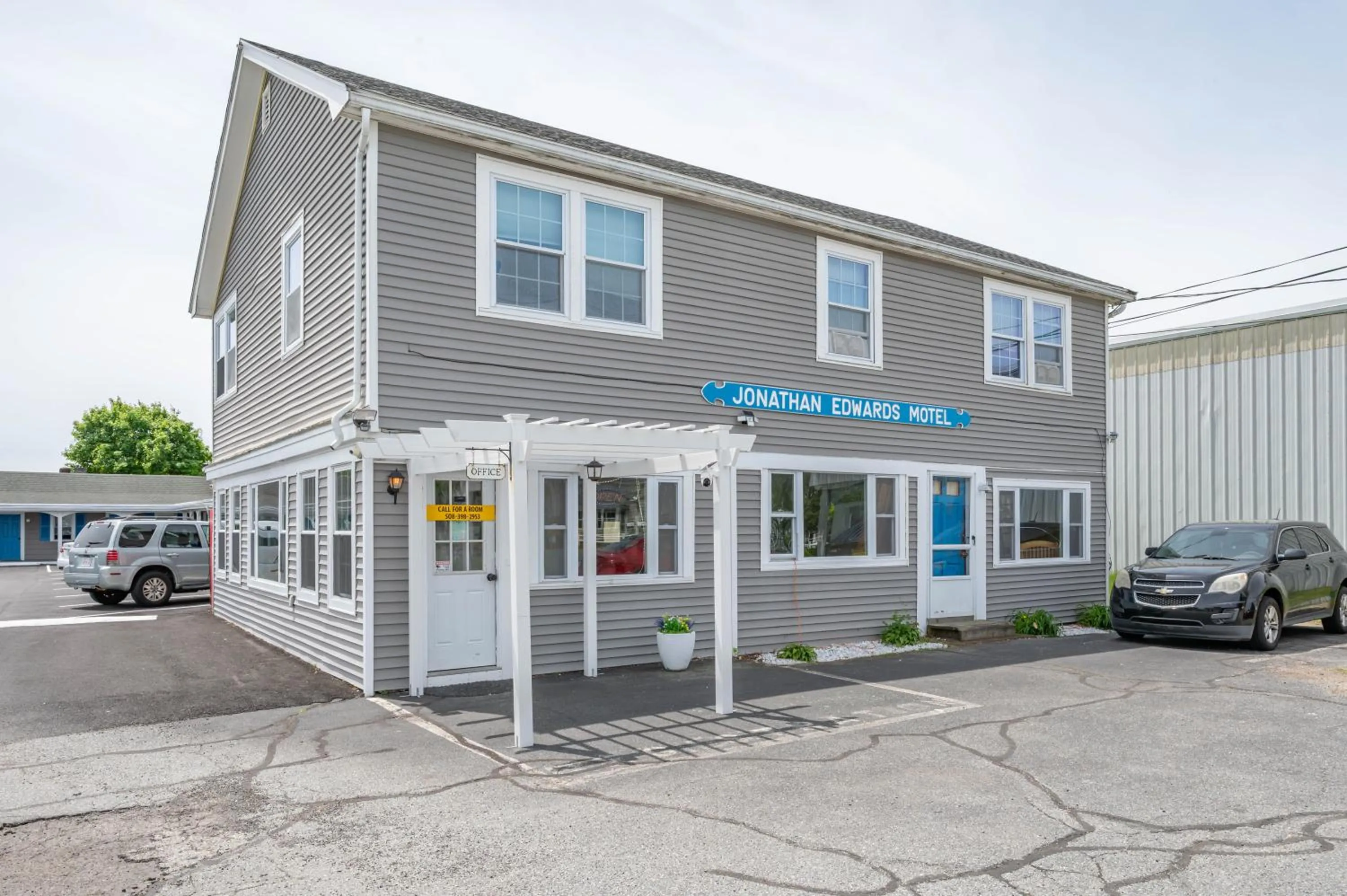 Jonathan Edwards Motel