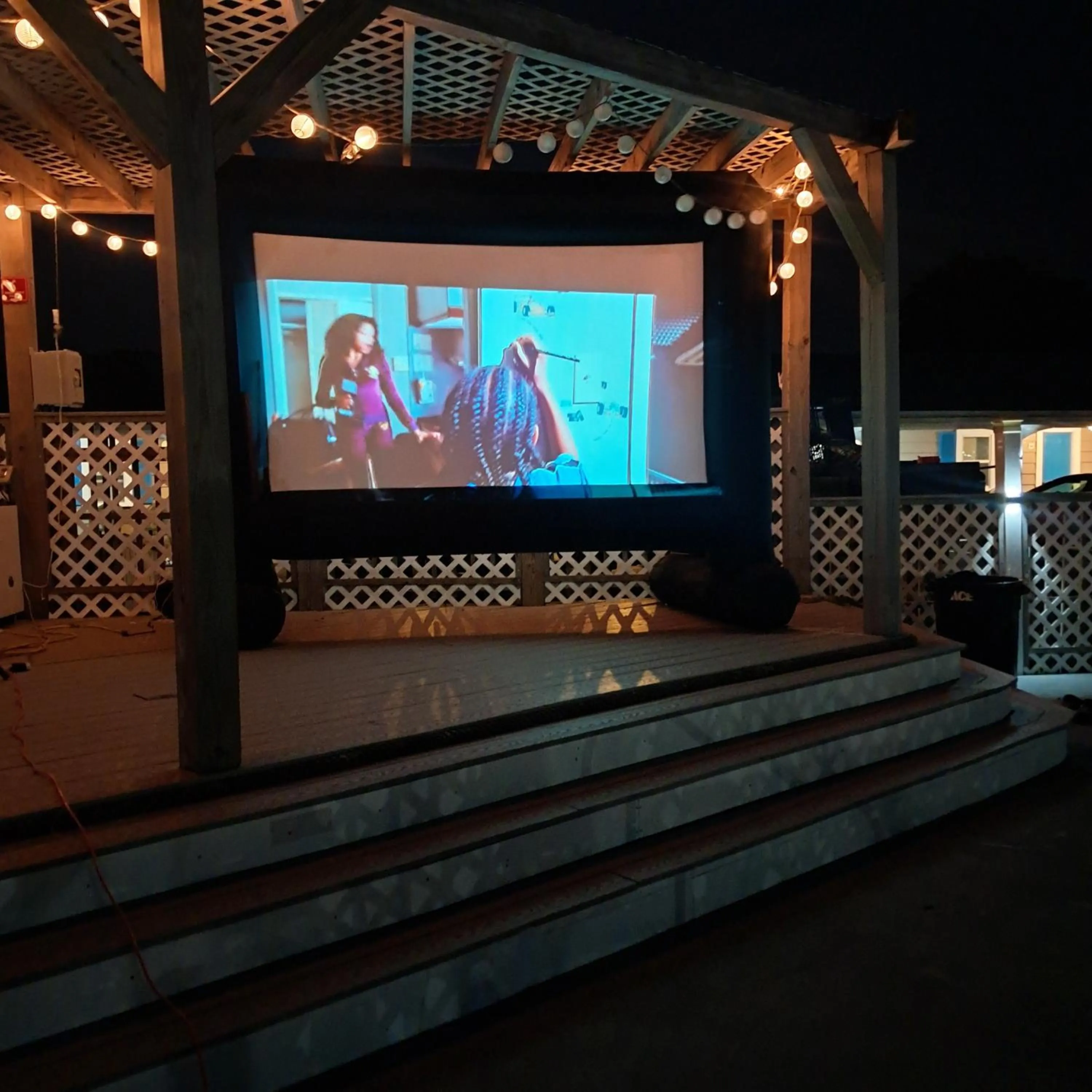 Communal lounge/ TV room in Jonathan Edwards Motel