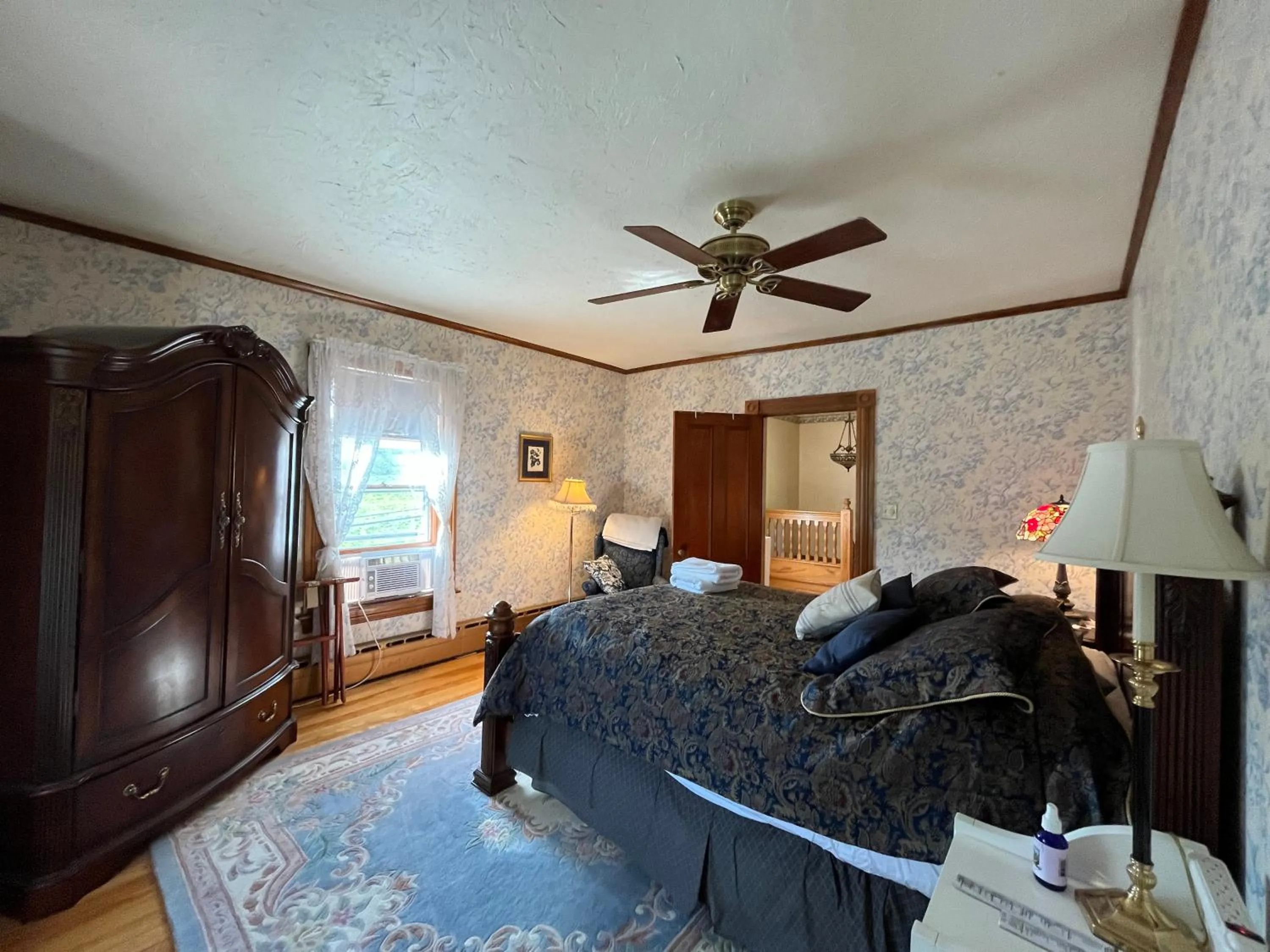 Bedroom, Bed in Cheney House Bed & Breakfast