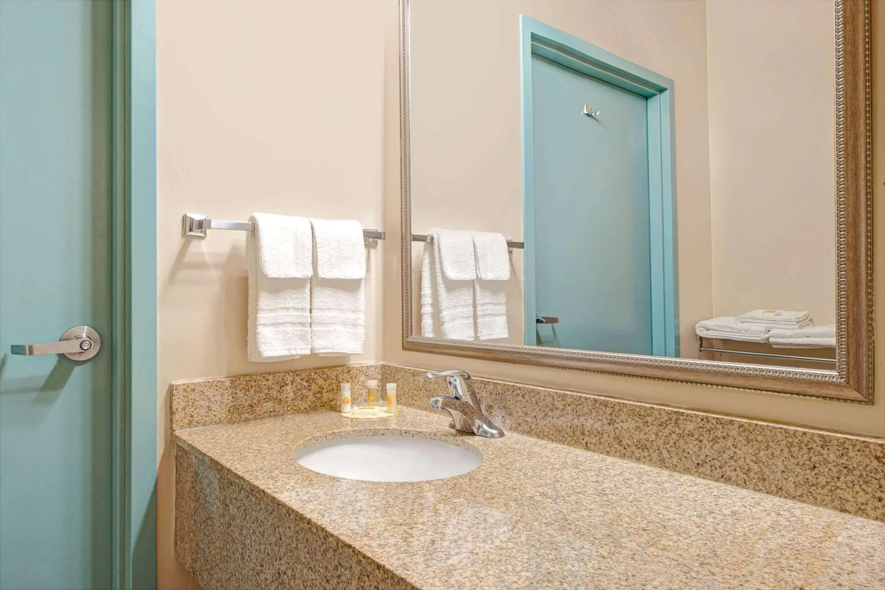 Photo of the whole room in Days Inn by Wyndham Downtown St. Louis