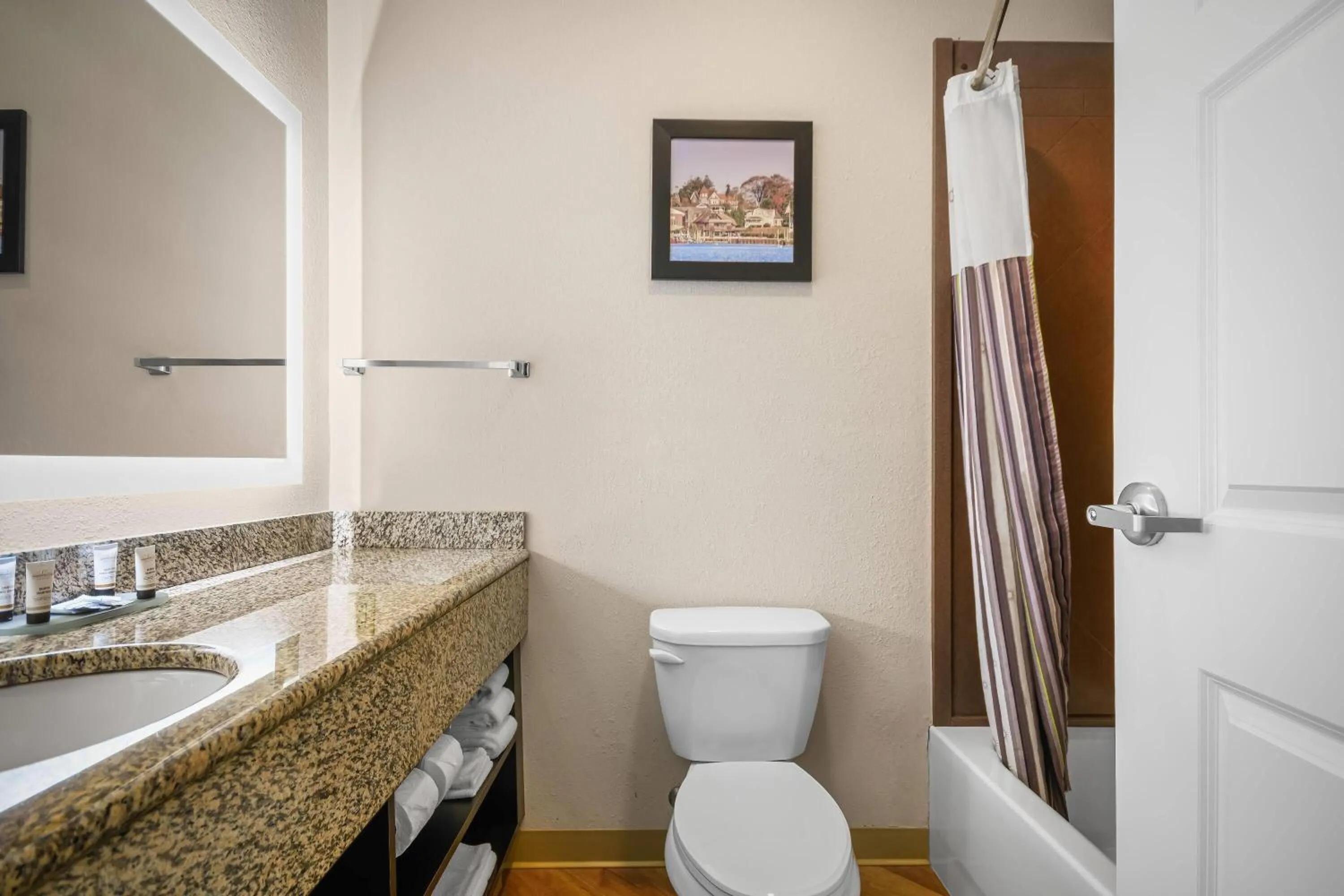 Bathroom in La Quinta by Wyndham Stonington-Mystic Area