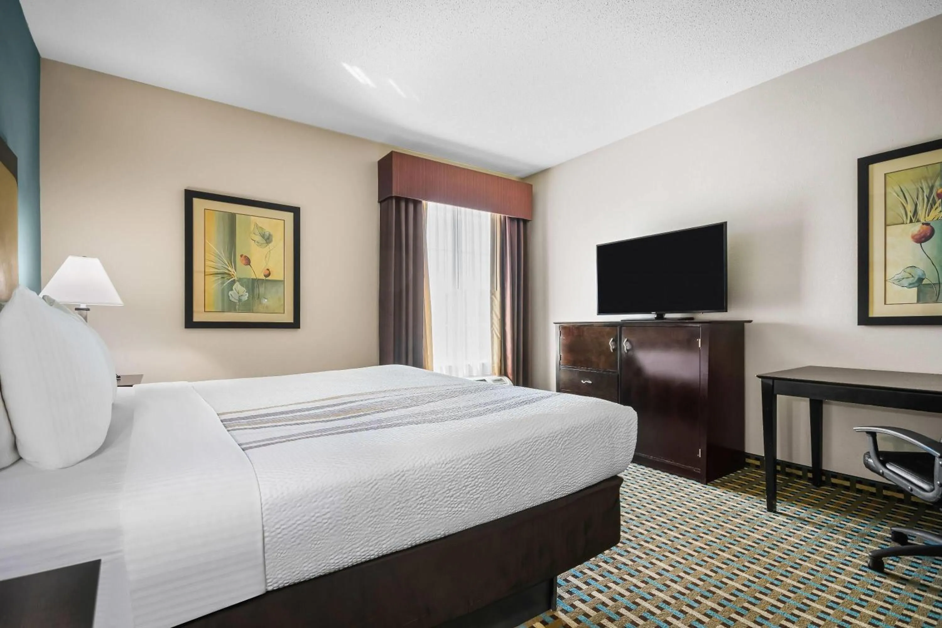 Bed in La Quinta by Wyndham Stonington-Mystic Area