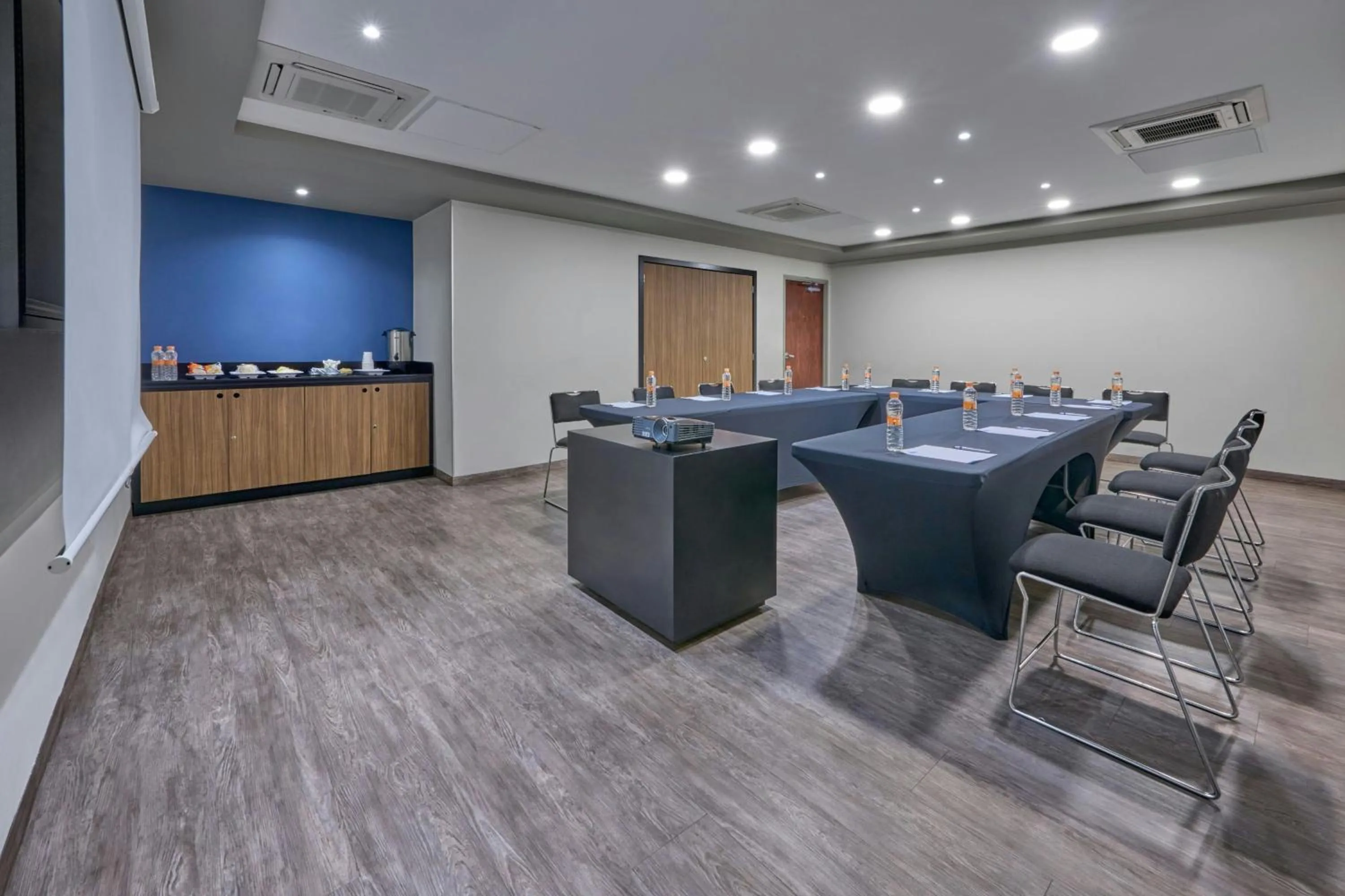 Meeting/conference room in City Express by Marriott Mexicali