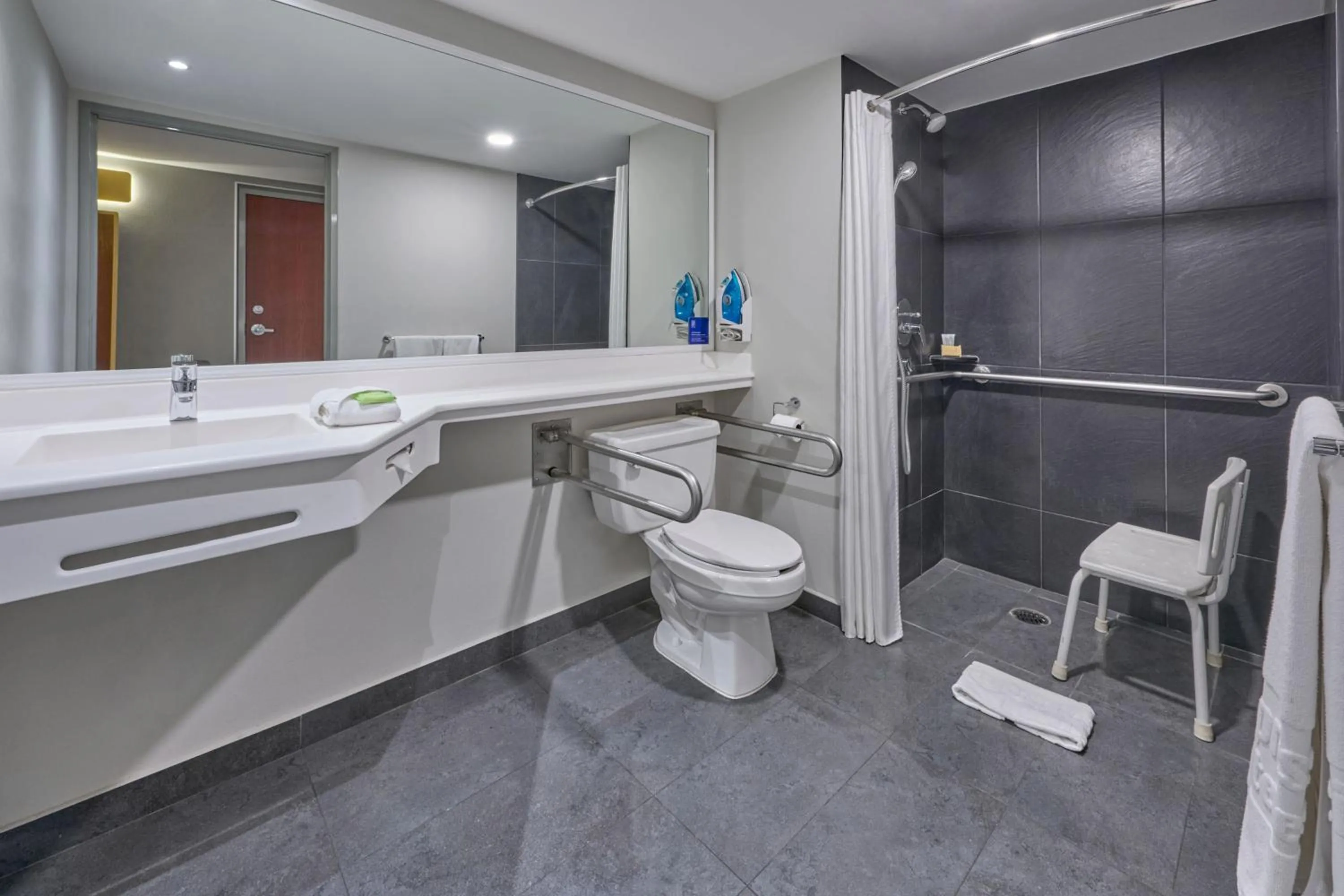 Bathroom in City Express by Marriott Mexicali