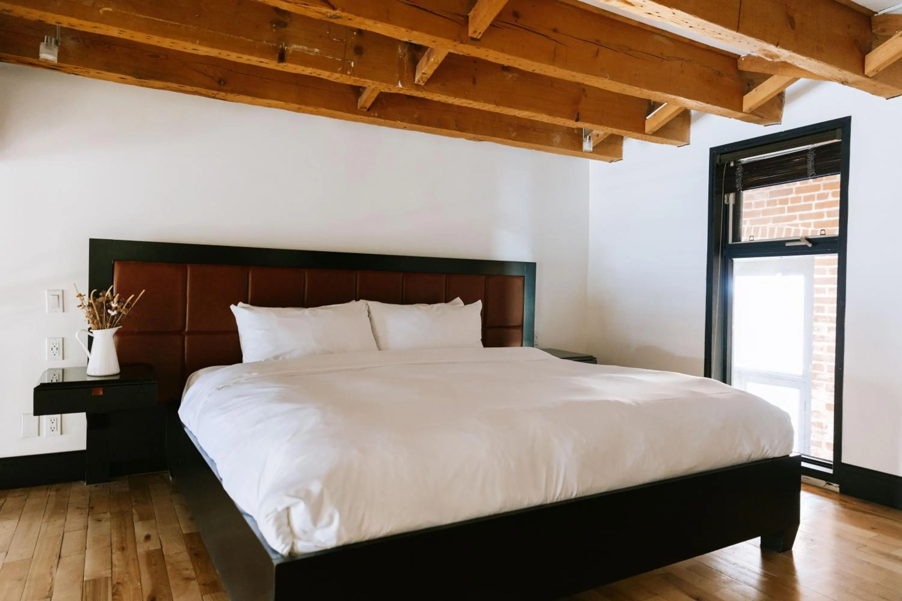 Bedroom, Bed in Lofts du Vieux-Port by Gray Collection