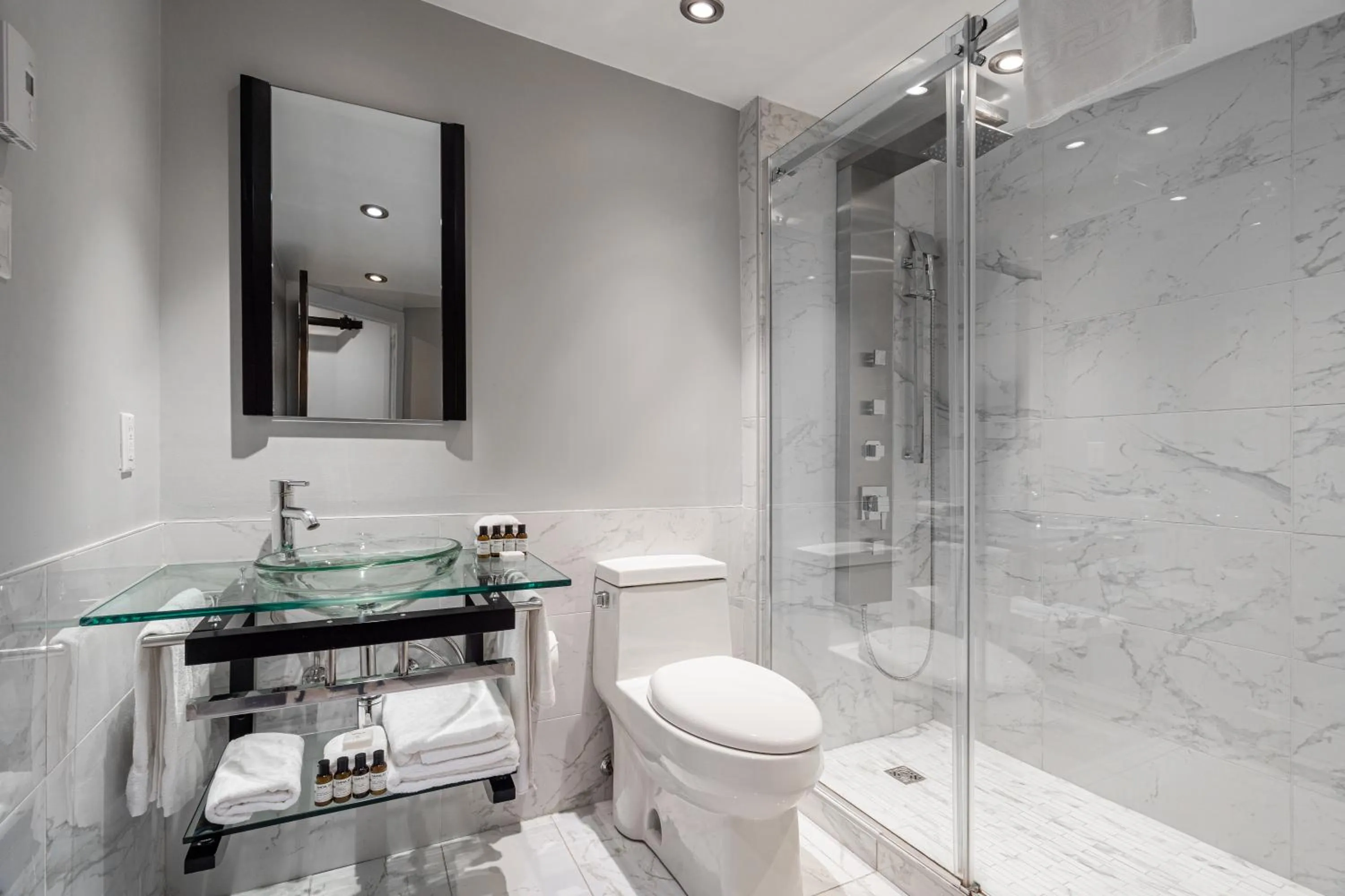 Toilet in Lofts du Vieux-Port by Gray Collection