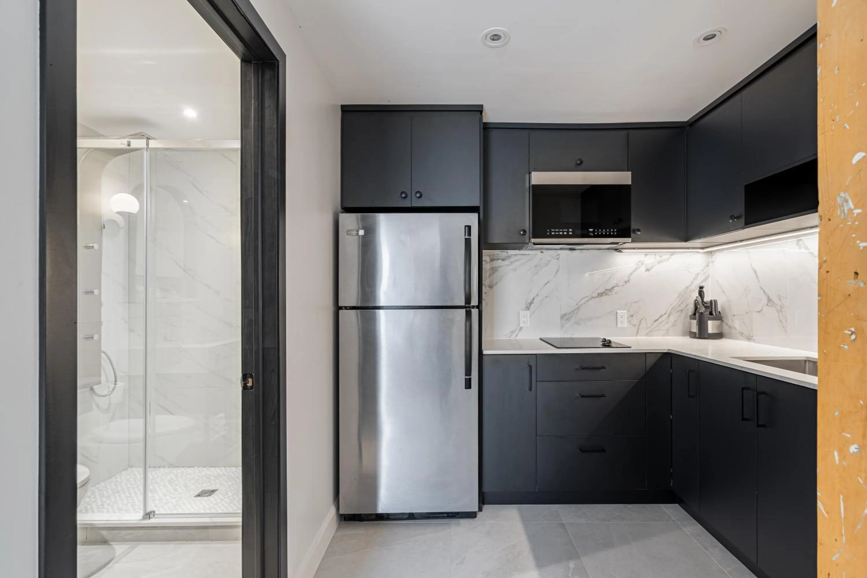 Shower in Lofts du Vieux-Port by Gray Collection