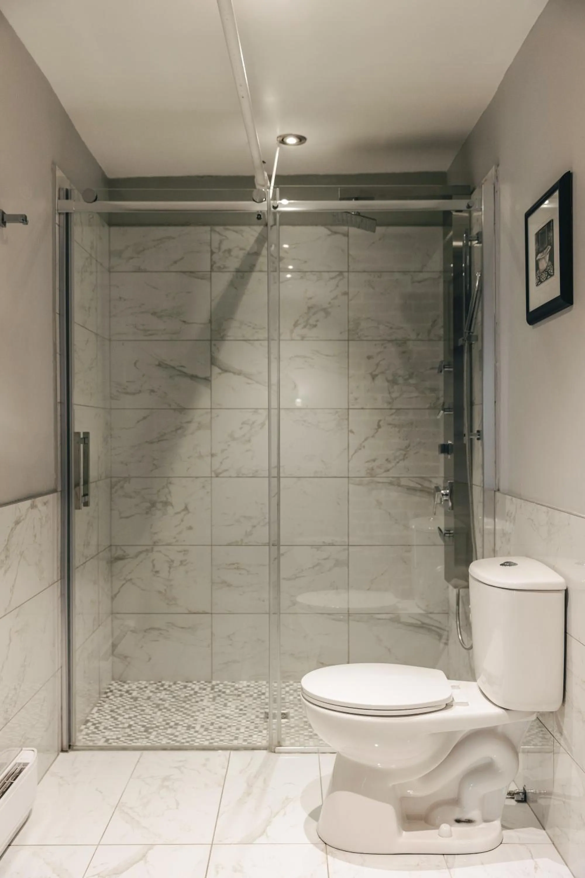 Bathroom in Lofts du Vieux-Port by Gray Collection