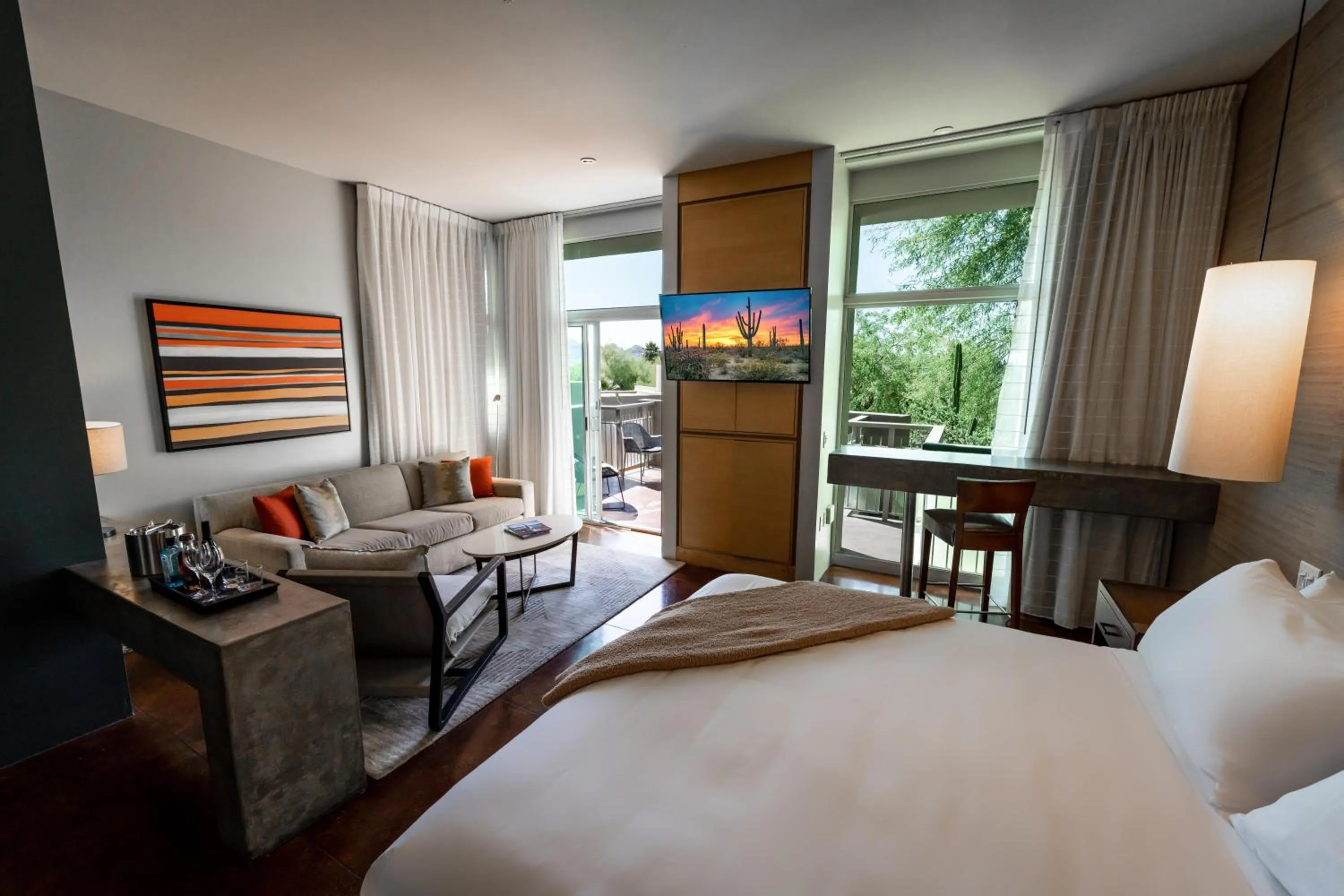 Bed in Sanctuary Camelback Mountain Resort and Spa