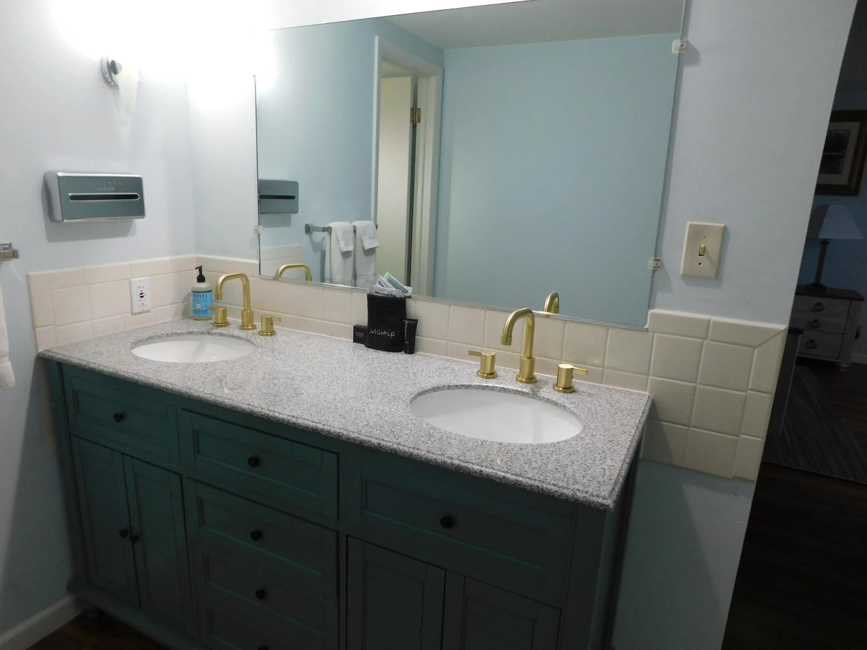 Bathroom in Silver Ridge Lodge
