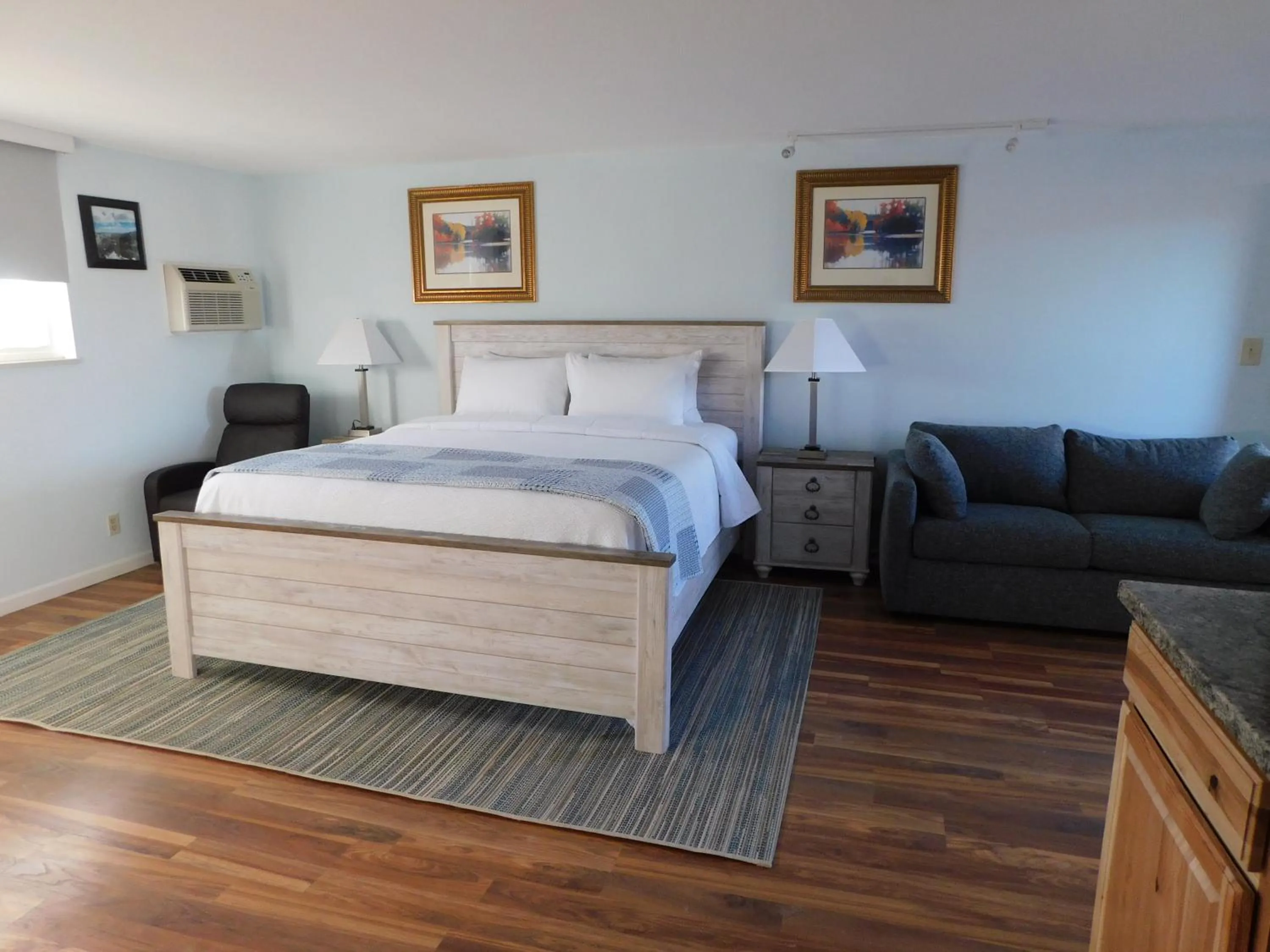 Bedroom, Bed in Silver Ridge Lodge