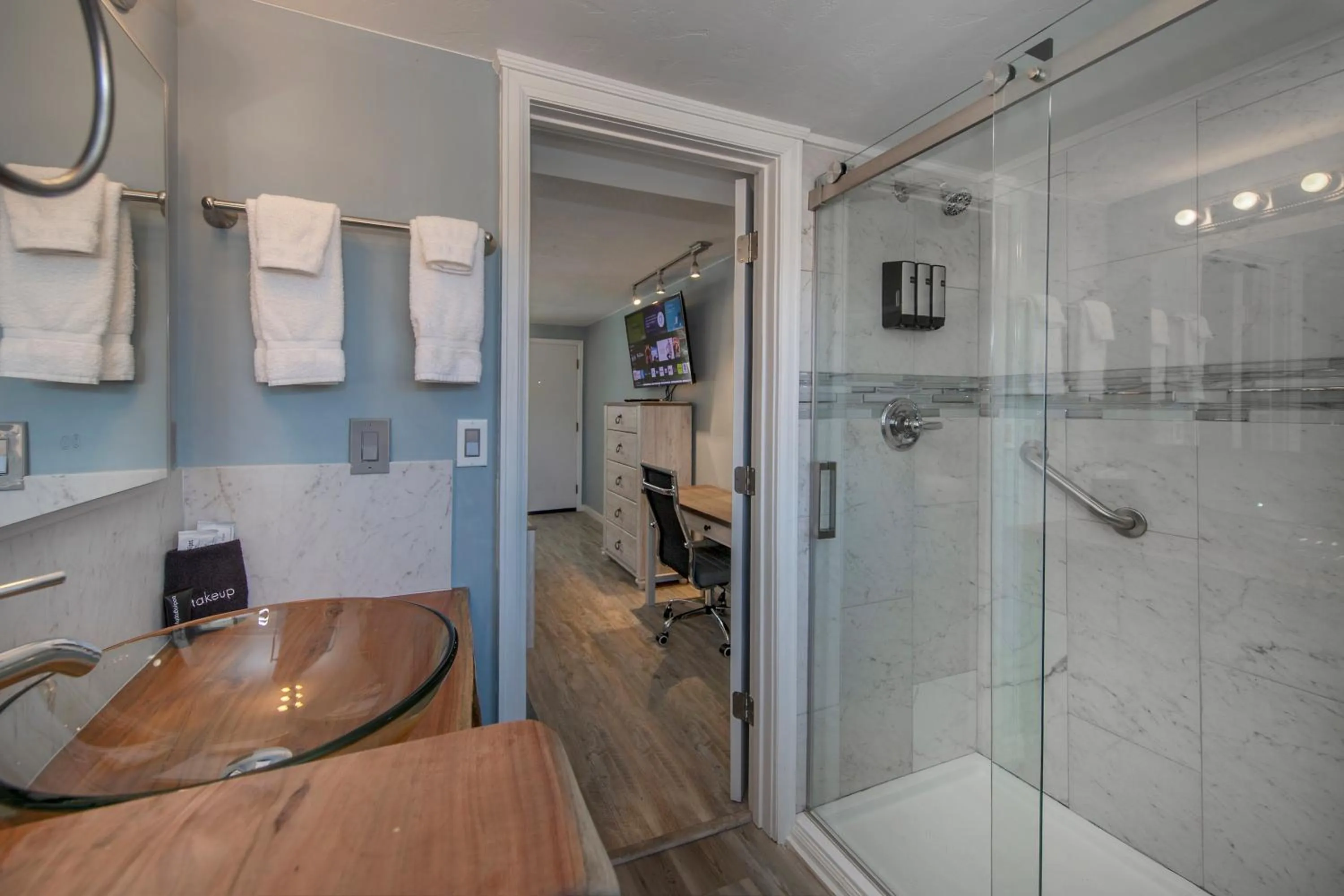 Shower in Silver Ridge Lodge