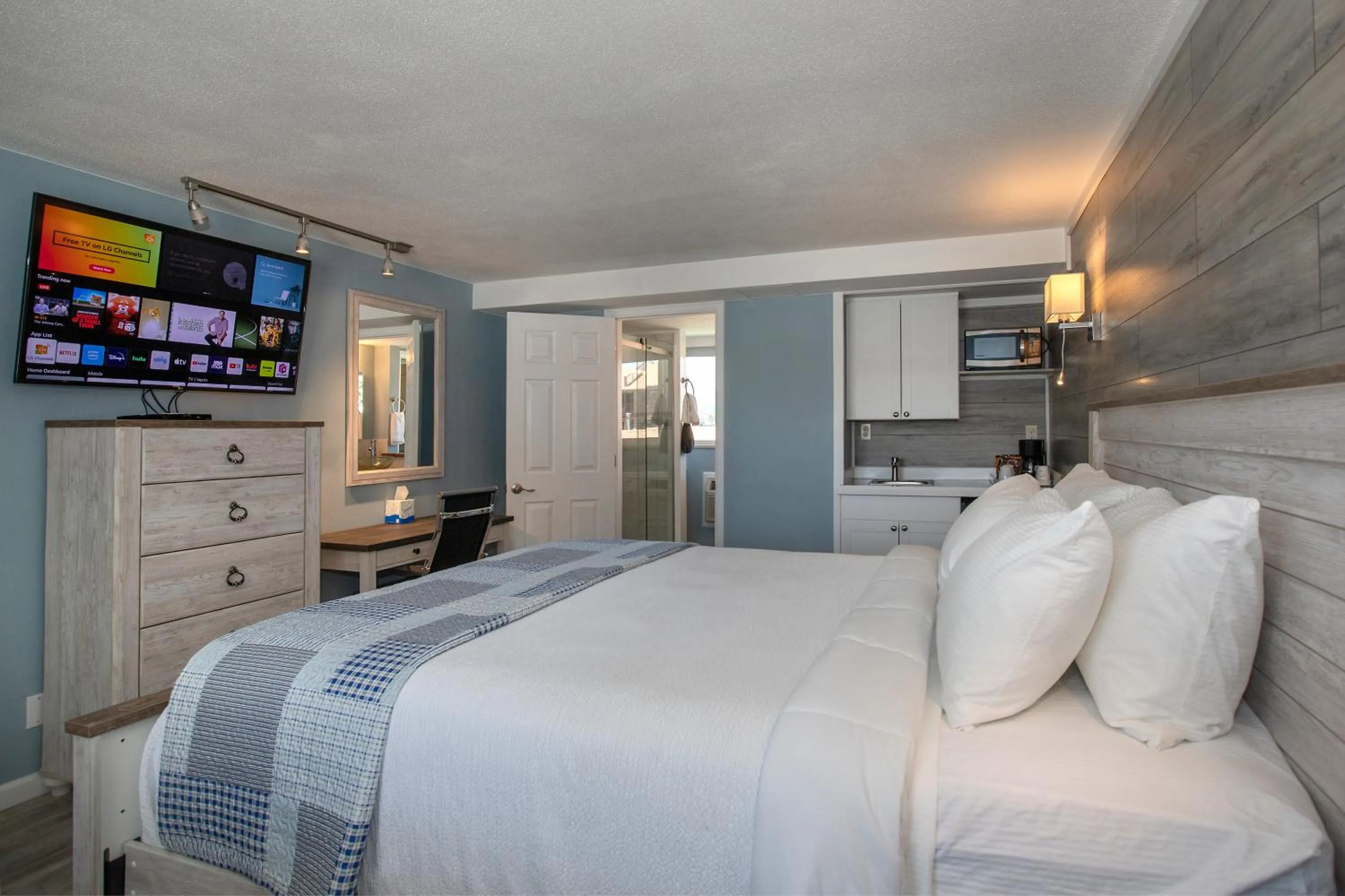 Bed in Silver Ridge Lodge