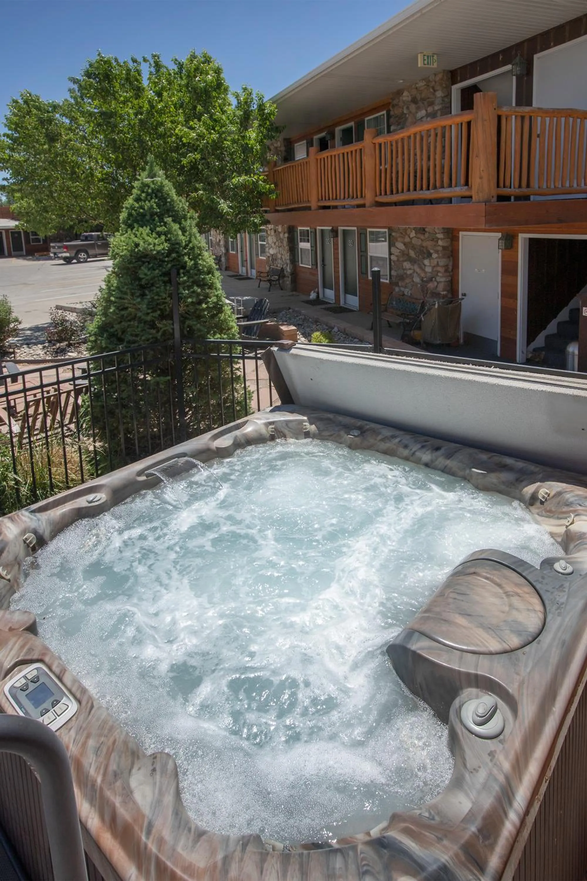 Hot Tub in Silver Ridge Lodge