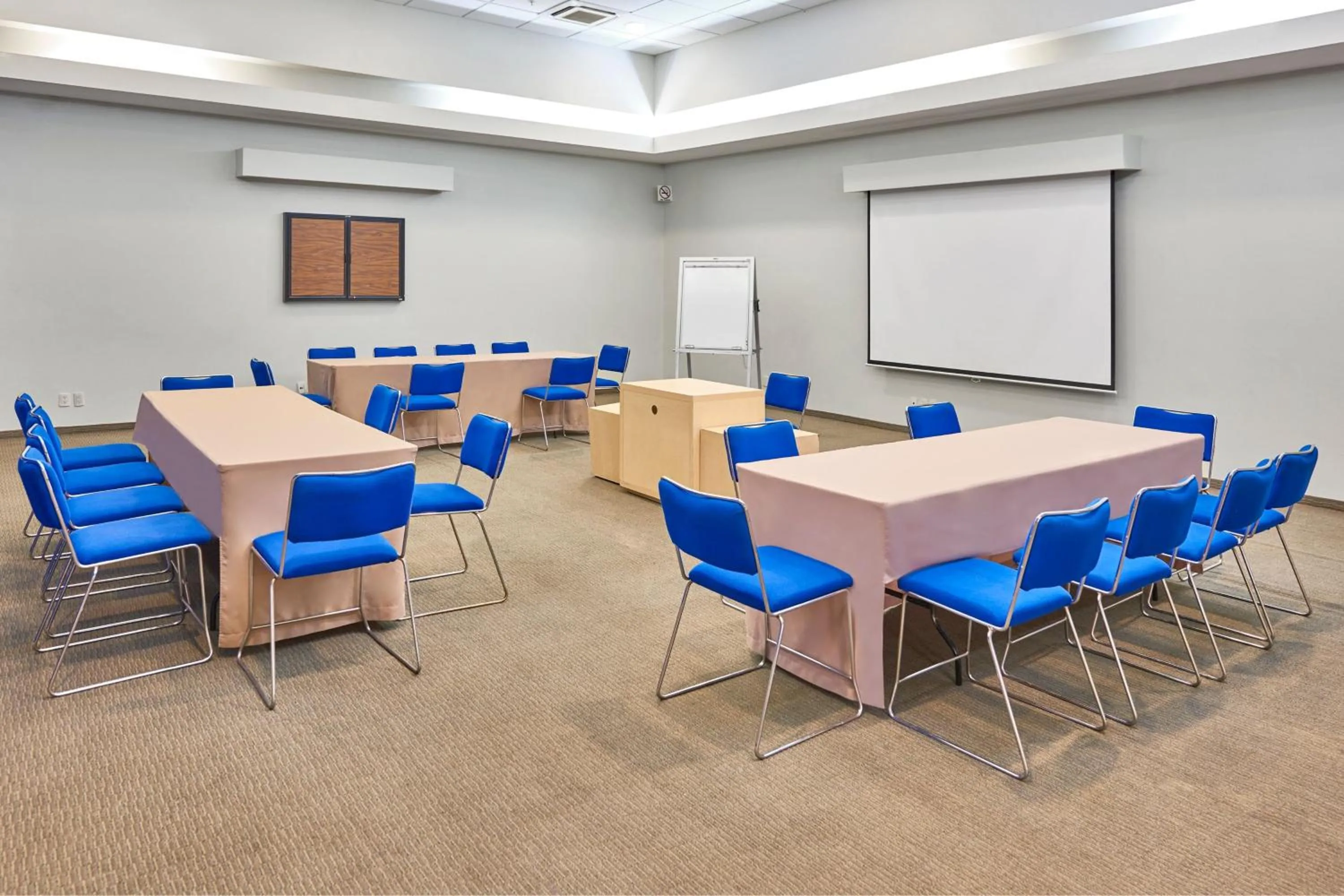 Meeting/conference room in City Express by Marriott Minatitlán