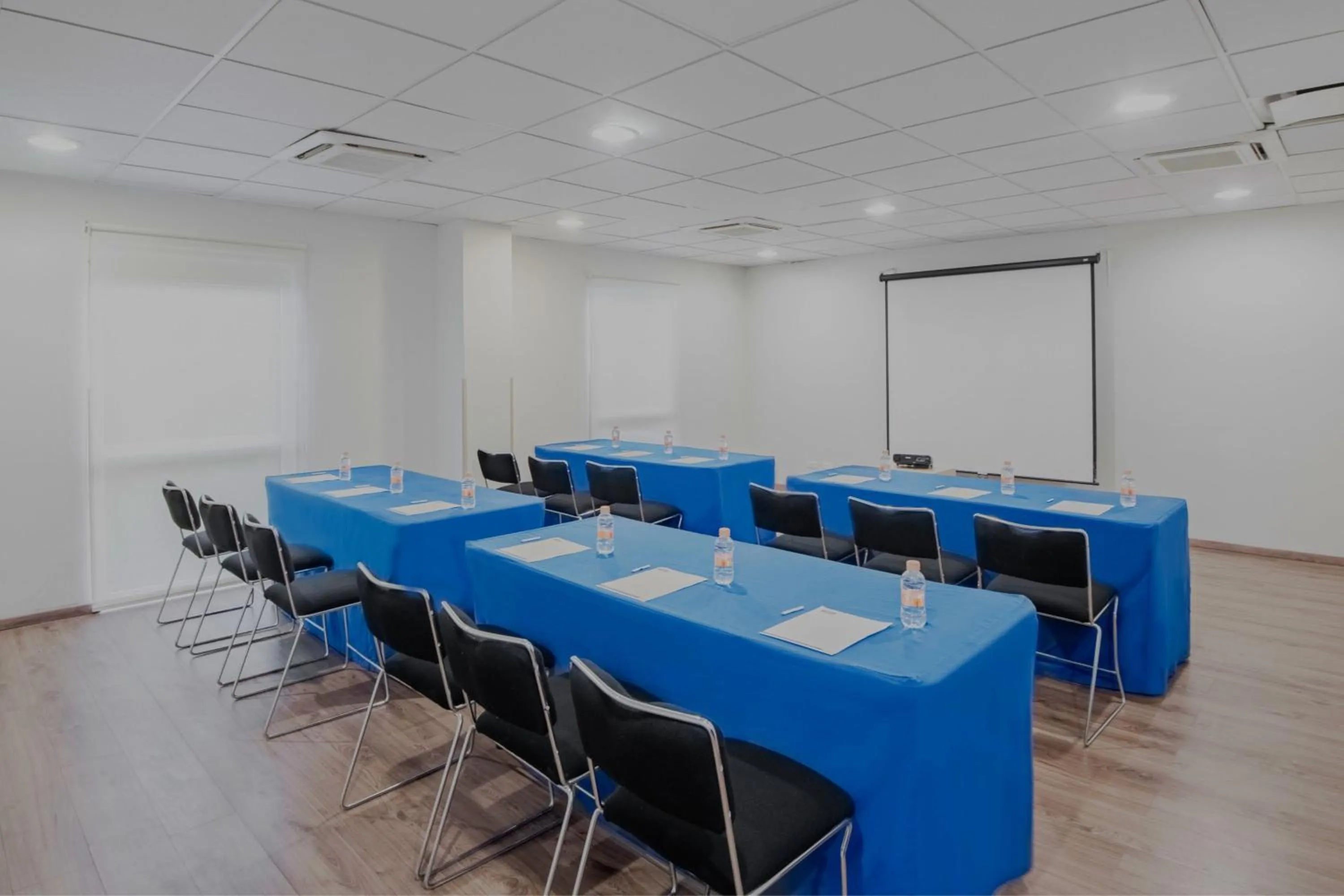 Meeting/conference room in City Express by Marriott Minatitlán