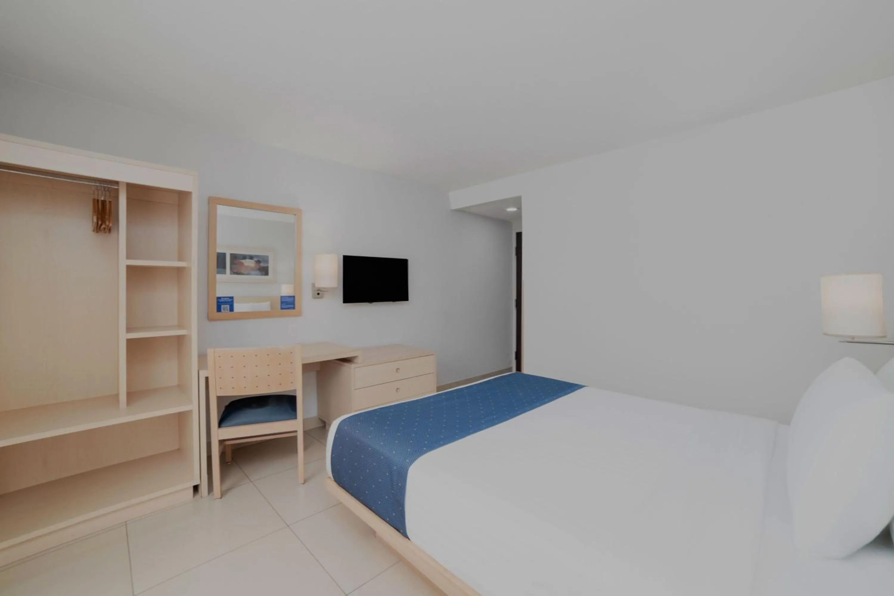 Photo of the whole room, Bed in City Express by Marriott Minatitlán