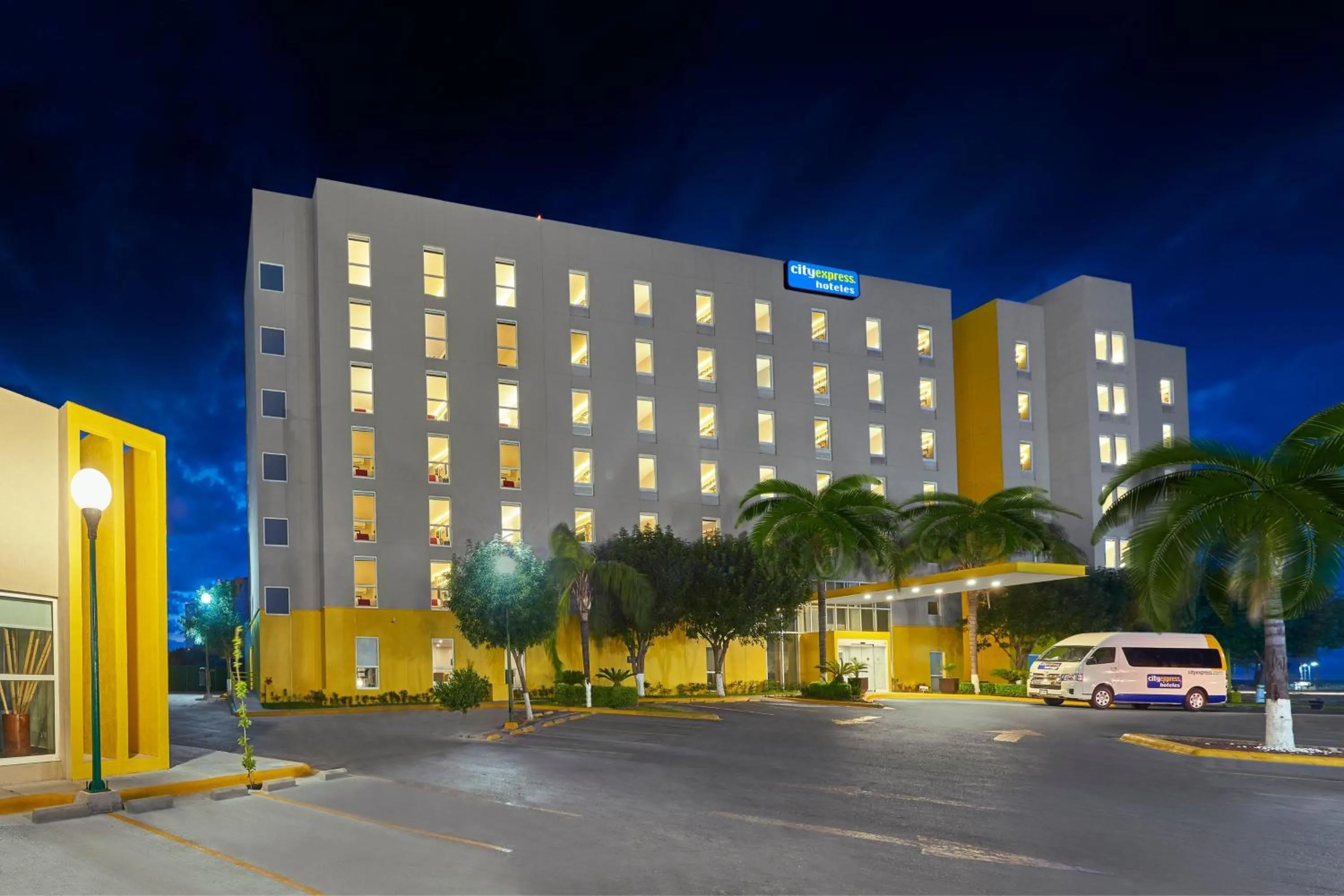 Property building in City Express by Marriott Monterrey Aeropuerto