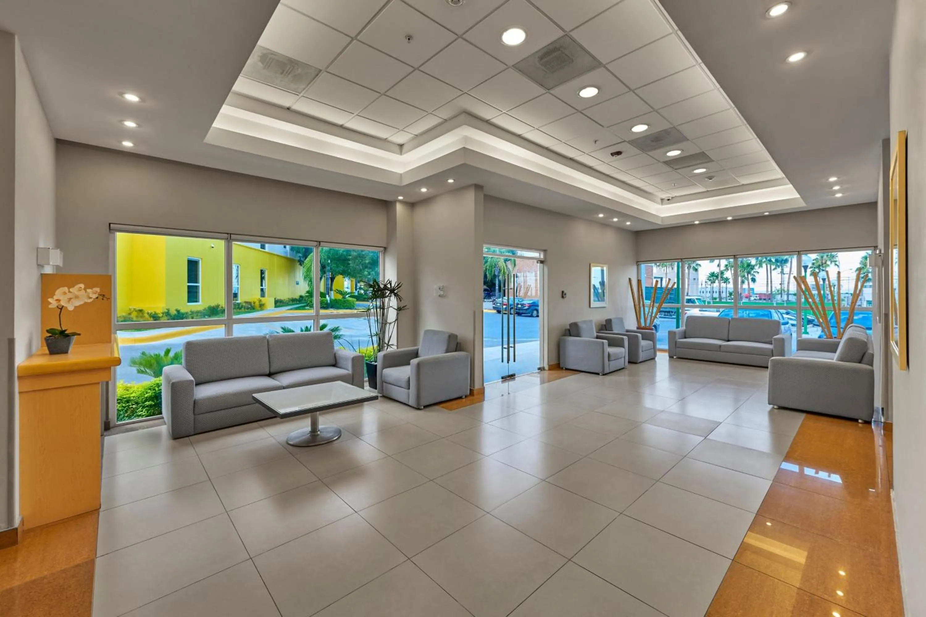 Living room in City Express by Marriott Monterrey Aeropuerto