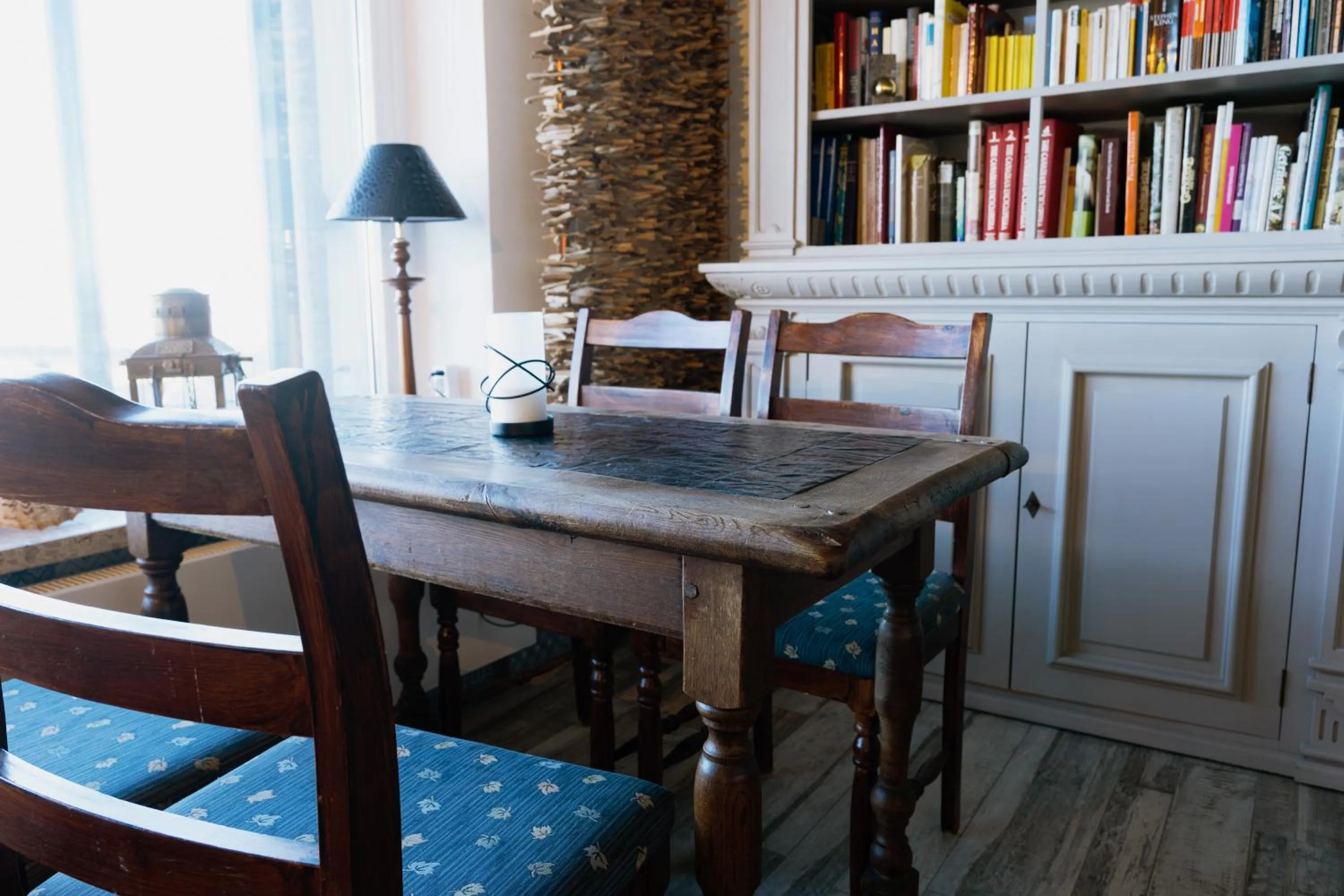 Communal lounge/ TV room in Beachhotel Cuxhaven