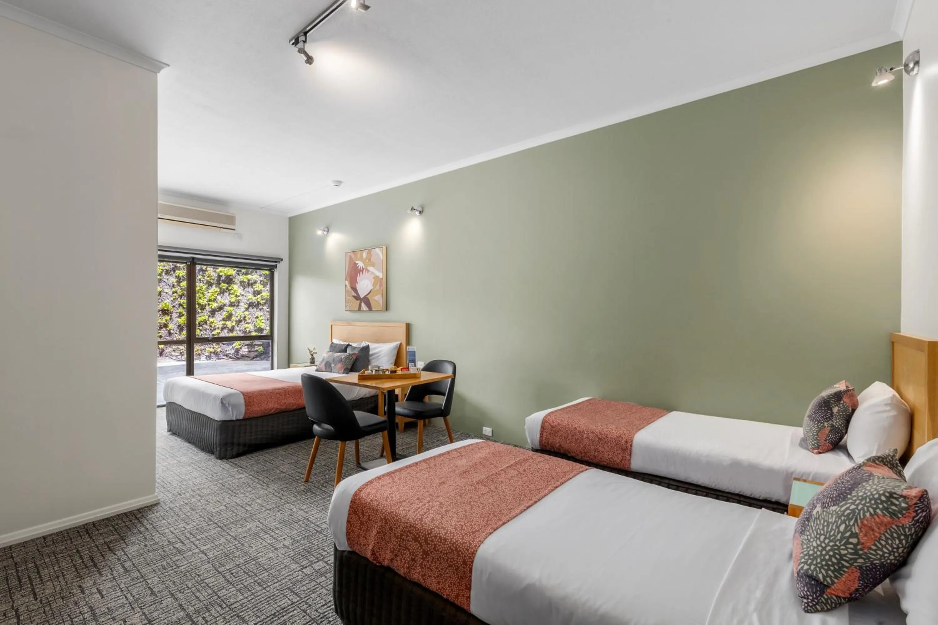 Family Room in BEST WESTERN Geelong Motor Inn & Serviced Apartments