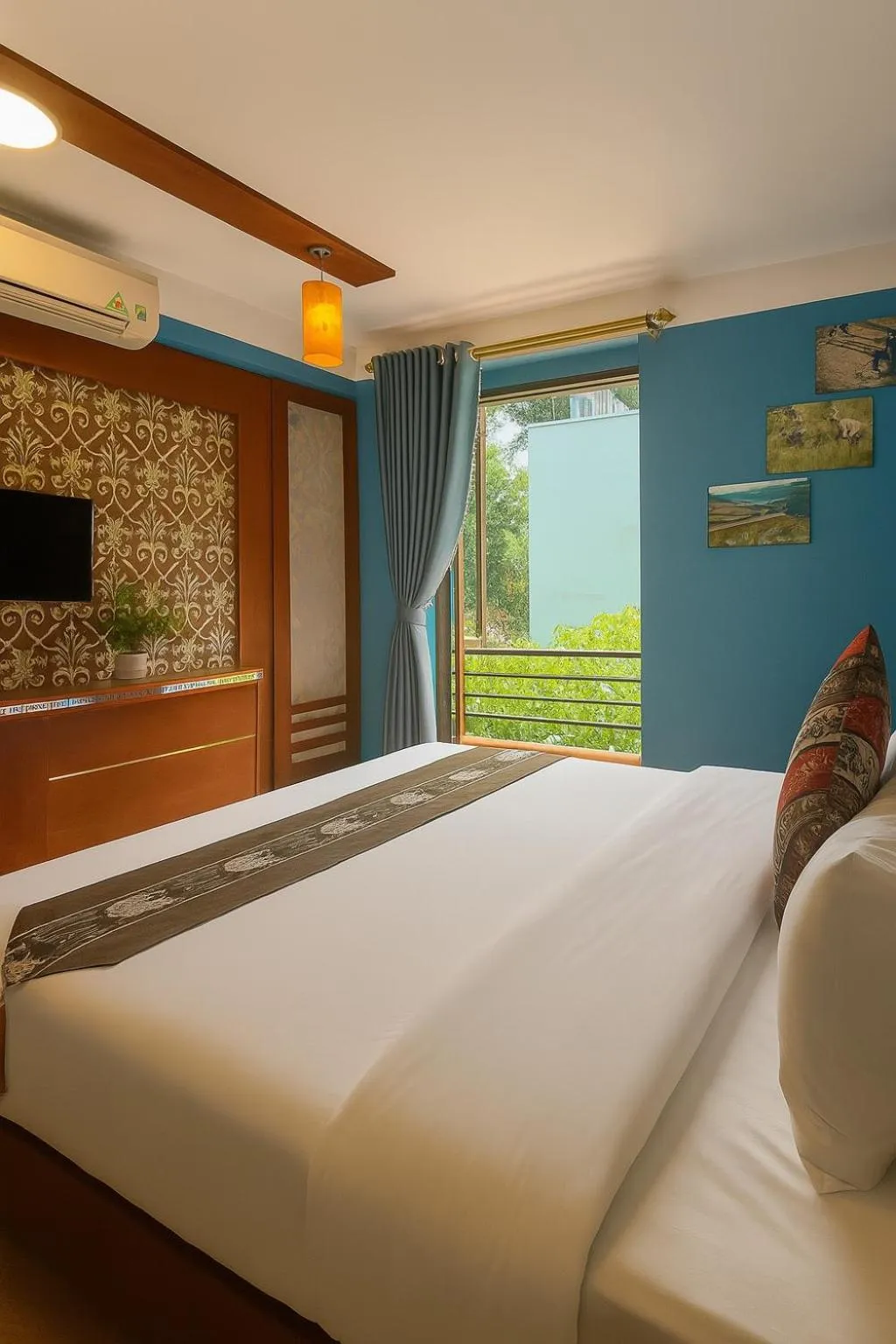 Bed in Sapa Elegance Hotel