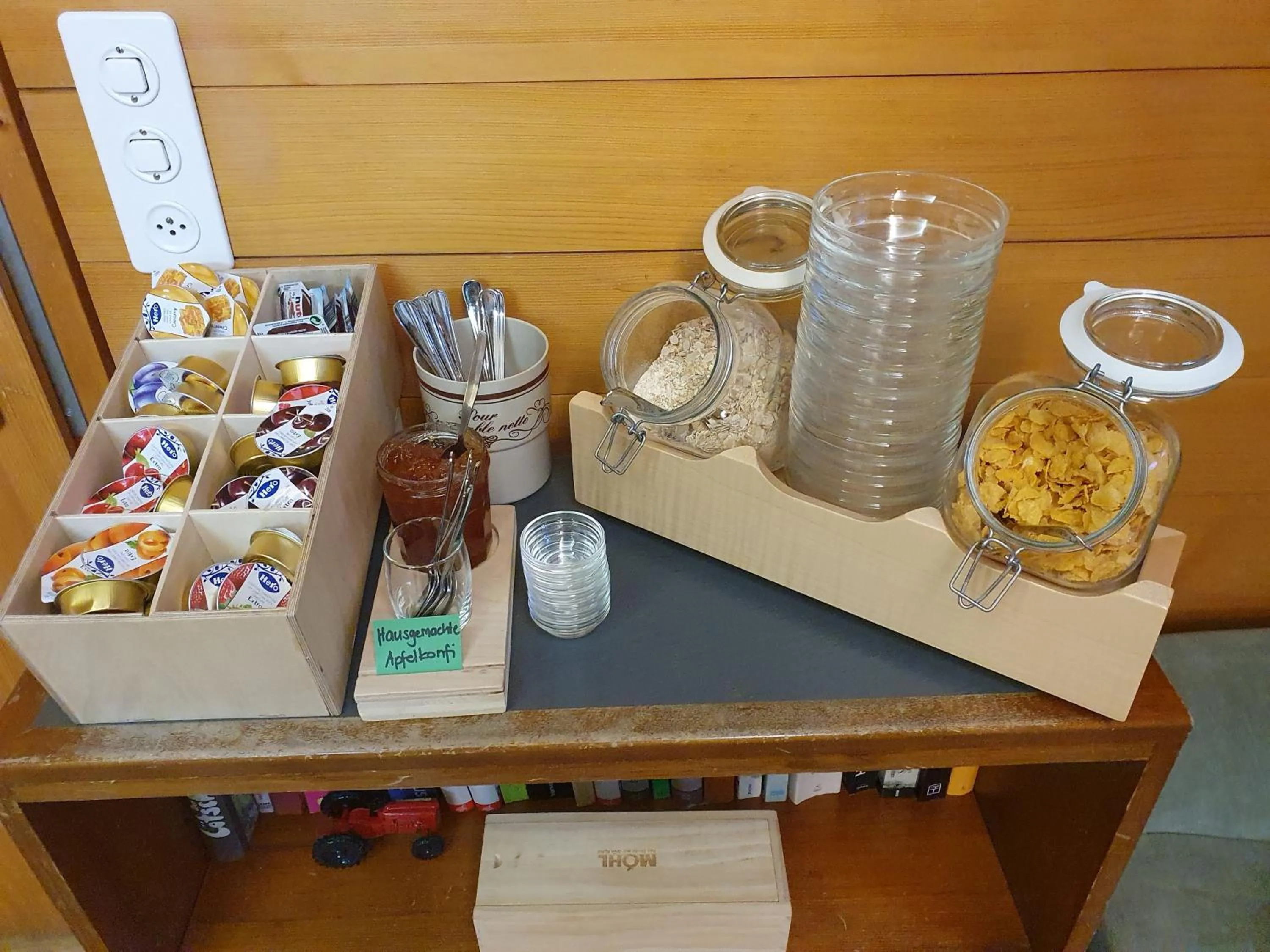 Breakfast in Hotel Garni Alpenruh