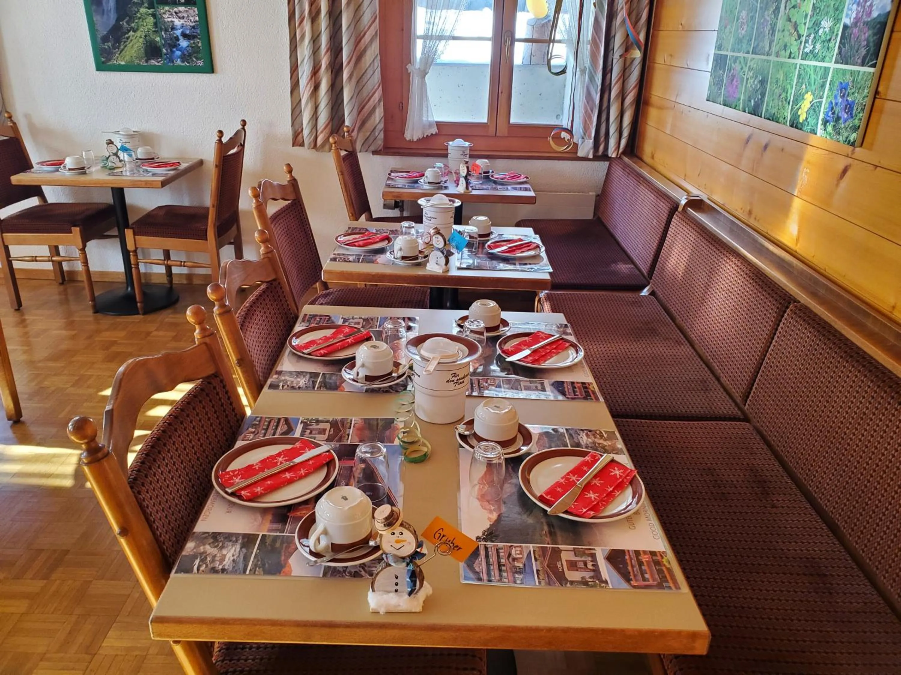 Breakfast in Hotel Garni Alpenruh