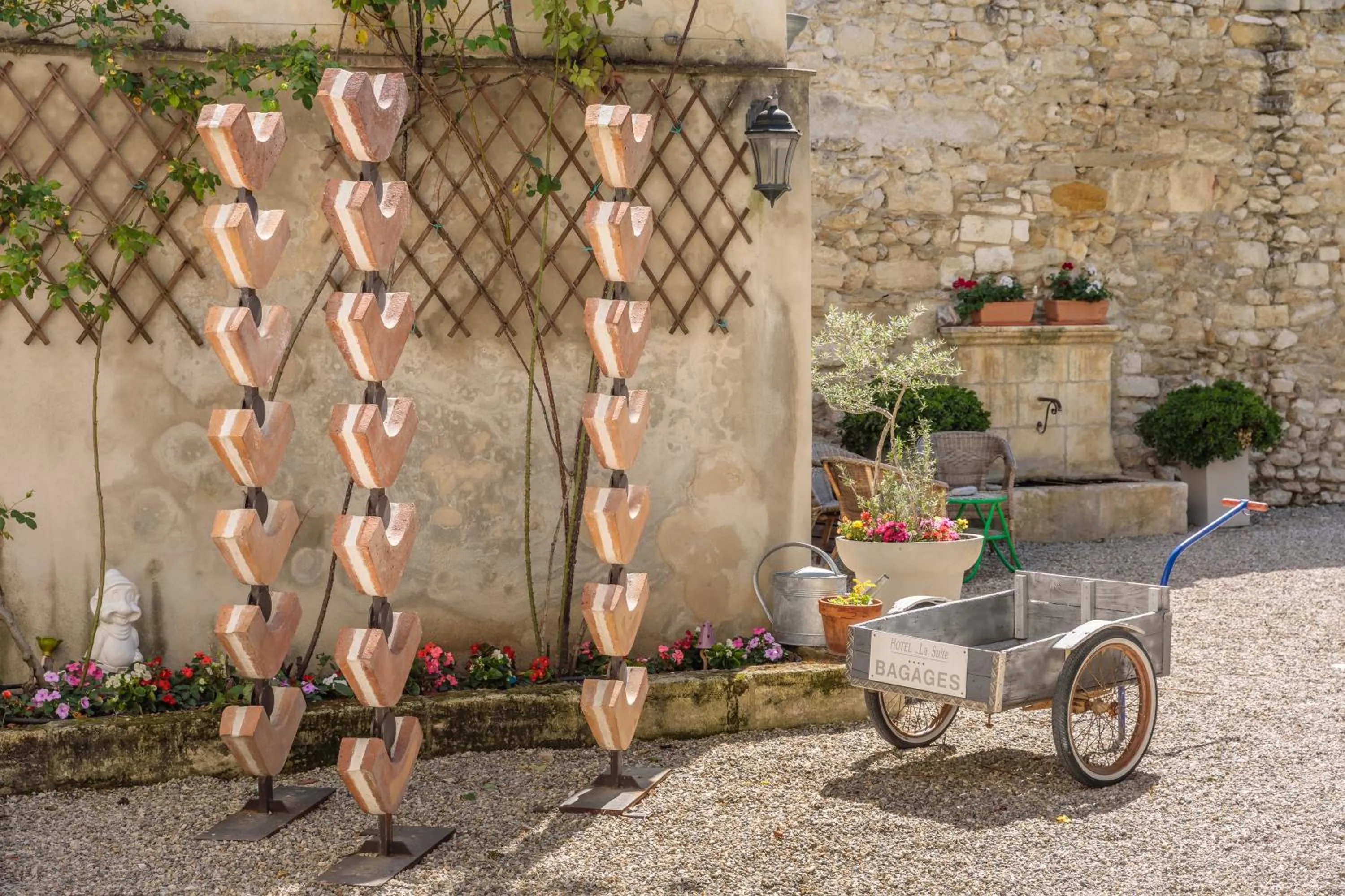 Garden view in Hôtel La Suite