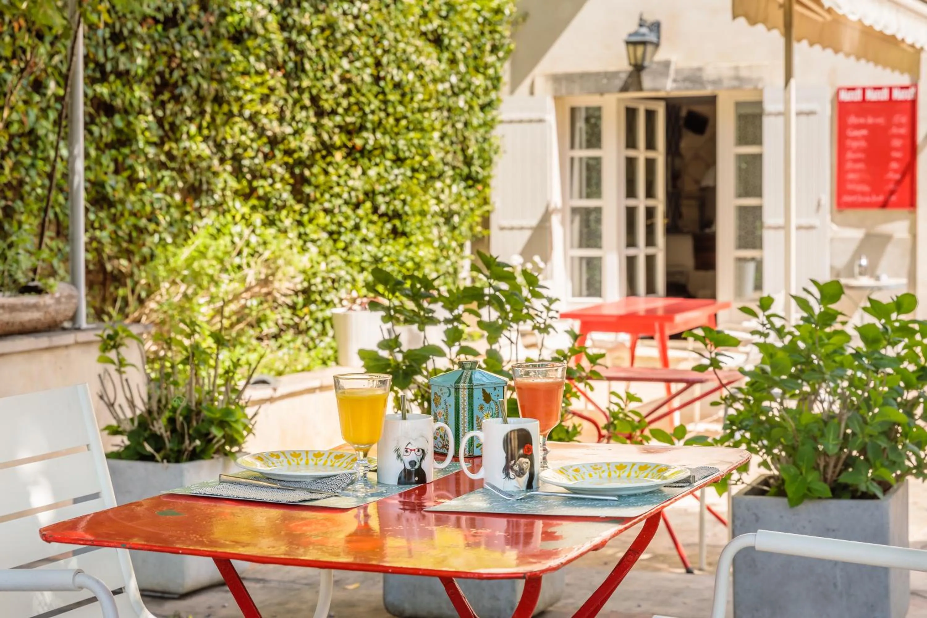 Breakfast in Hôtel La Suite