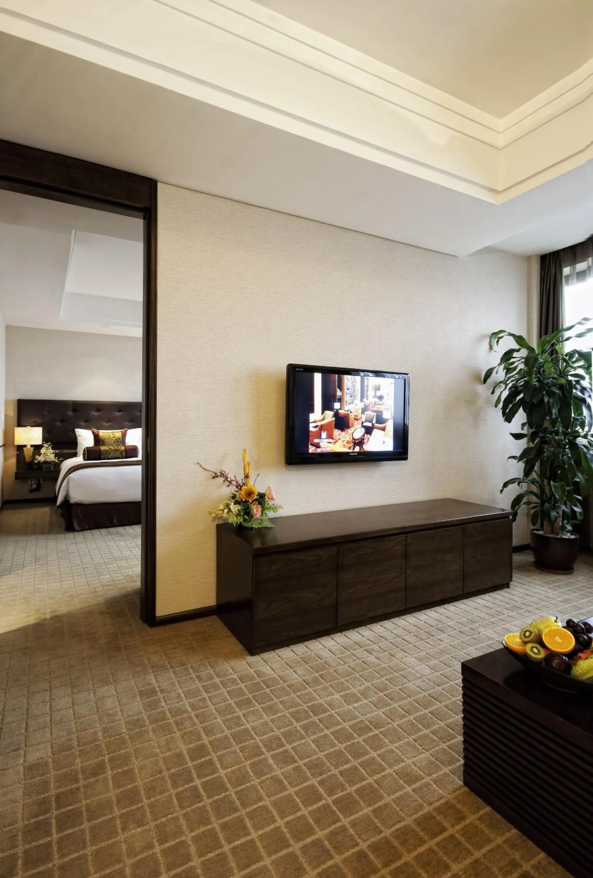 Decorative detail, Bed in Millennium Hotel Wuxi