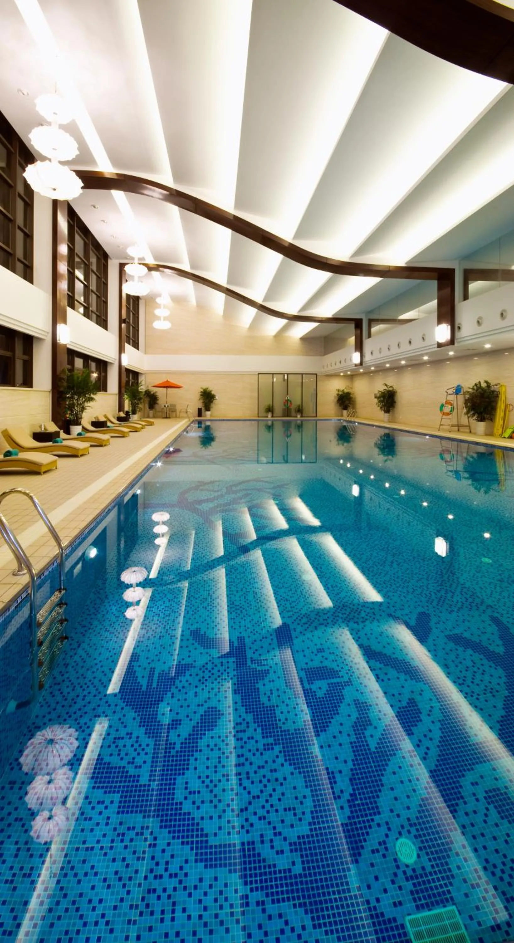 Swimming pool in Millennium Hotel Wuxi